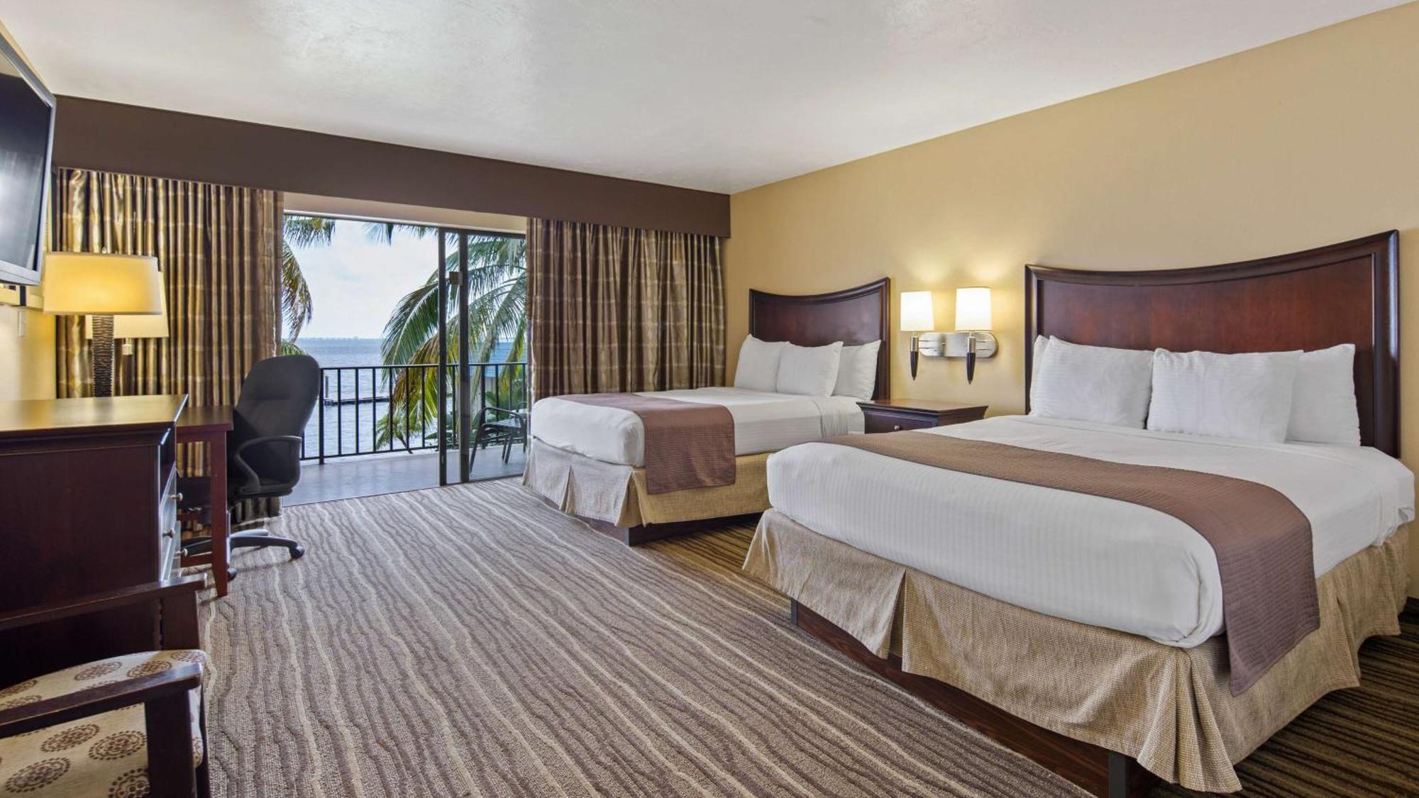Large Queen Room with Two Queen Beds with River View - Non-Smoking,1646337195:JPEG