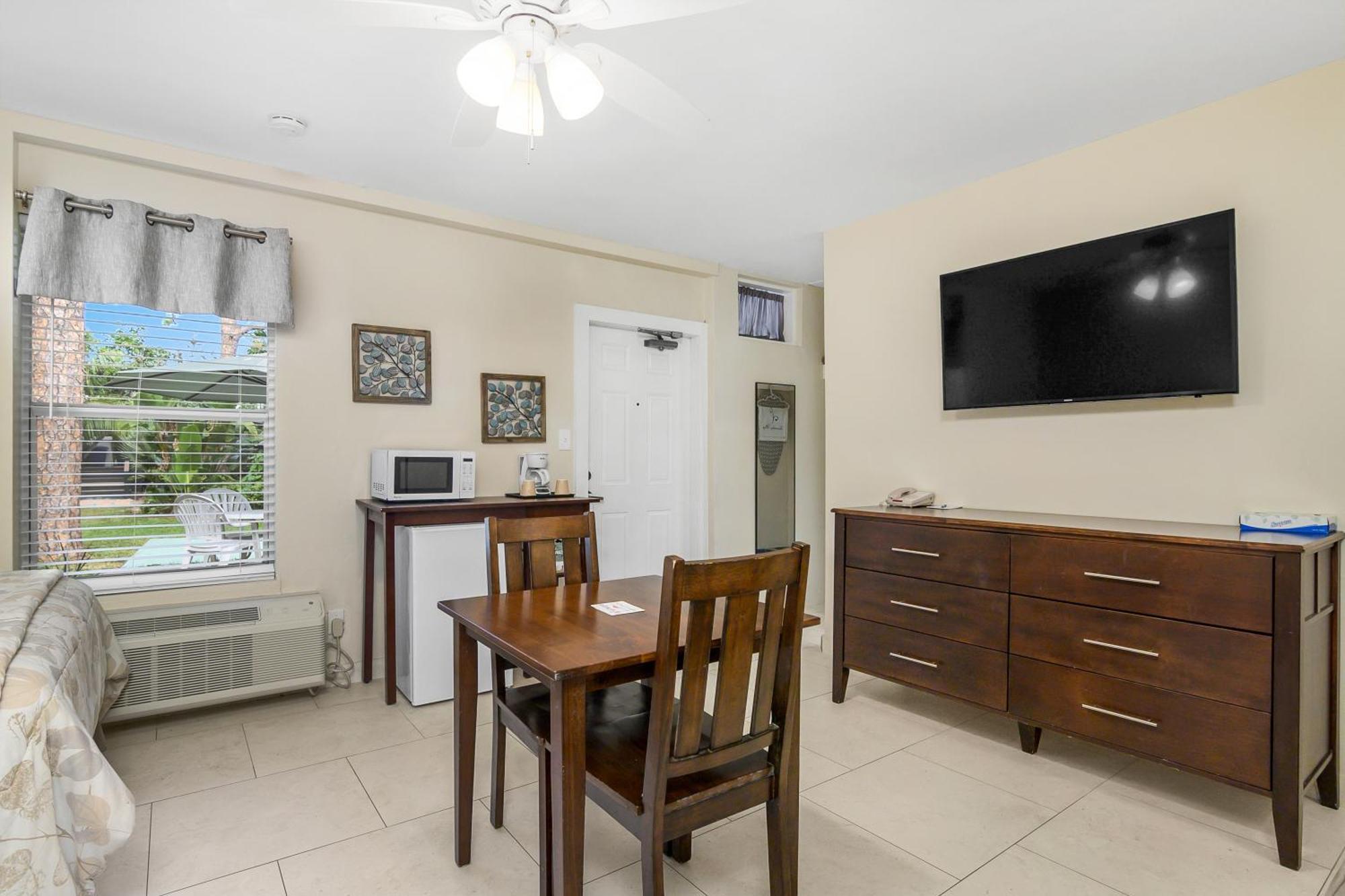 Two Double Beds Room Poolside