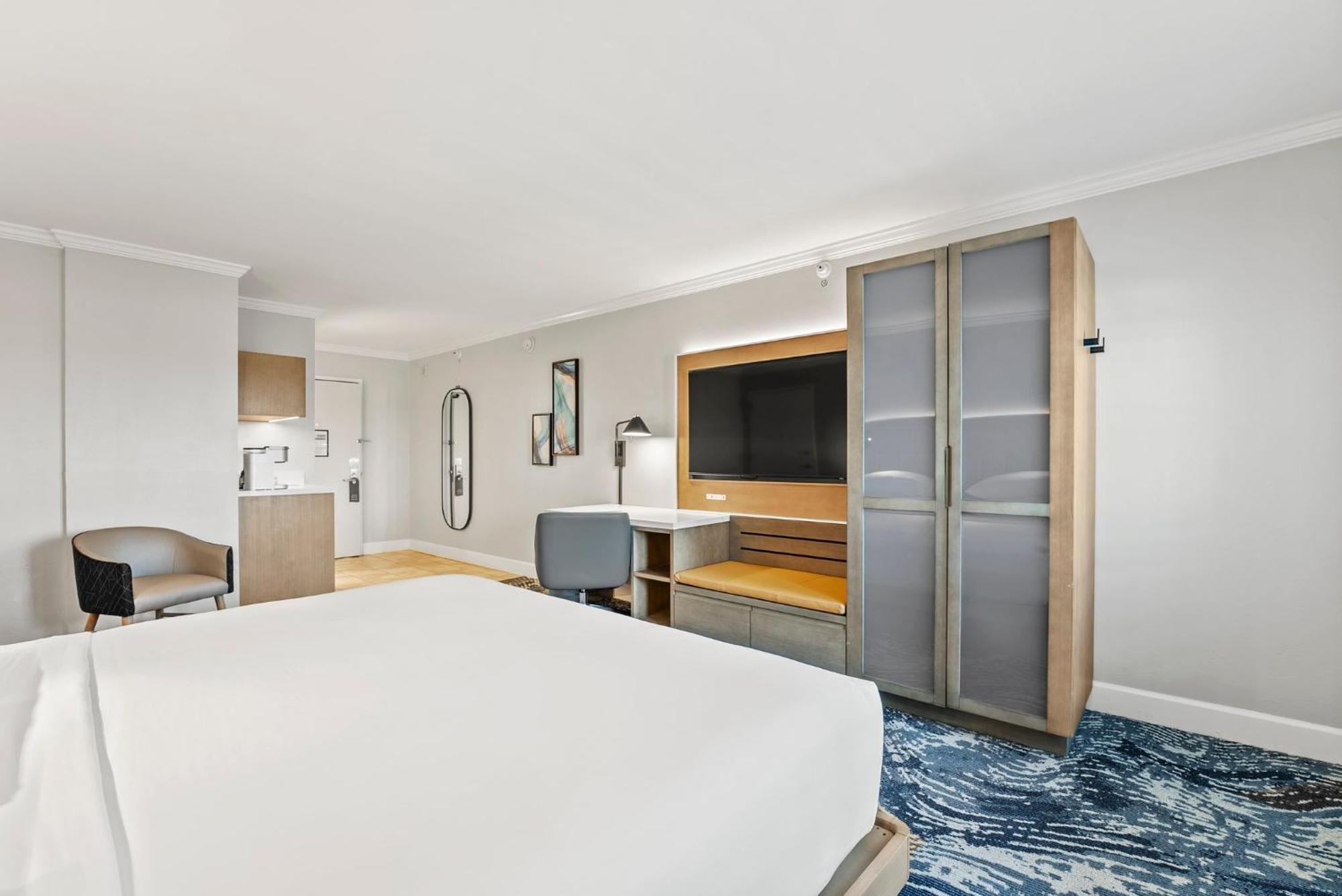 Standard King Room