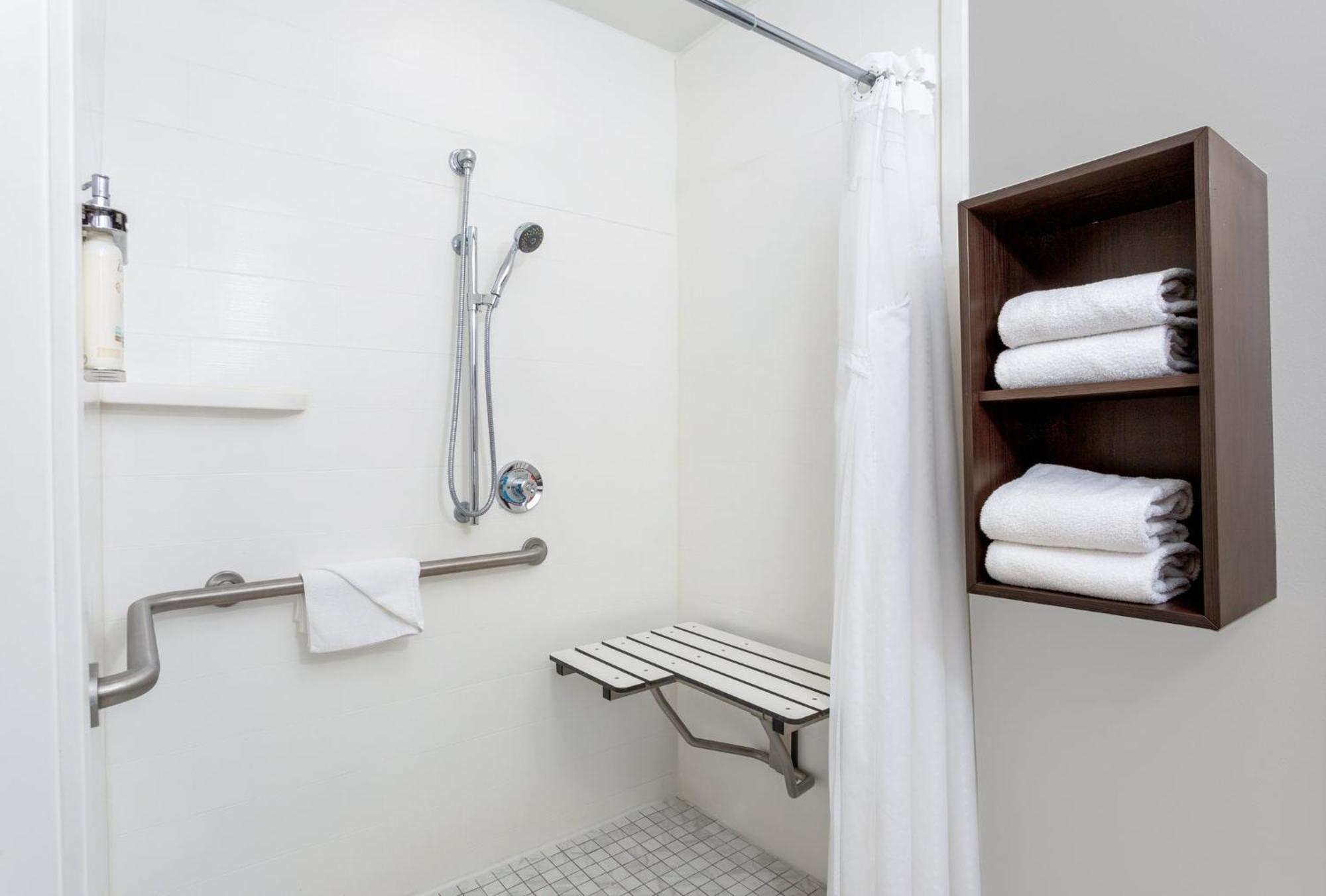 King Room Roll Shower Disability Access