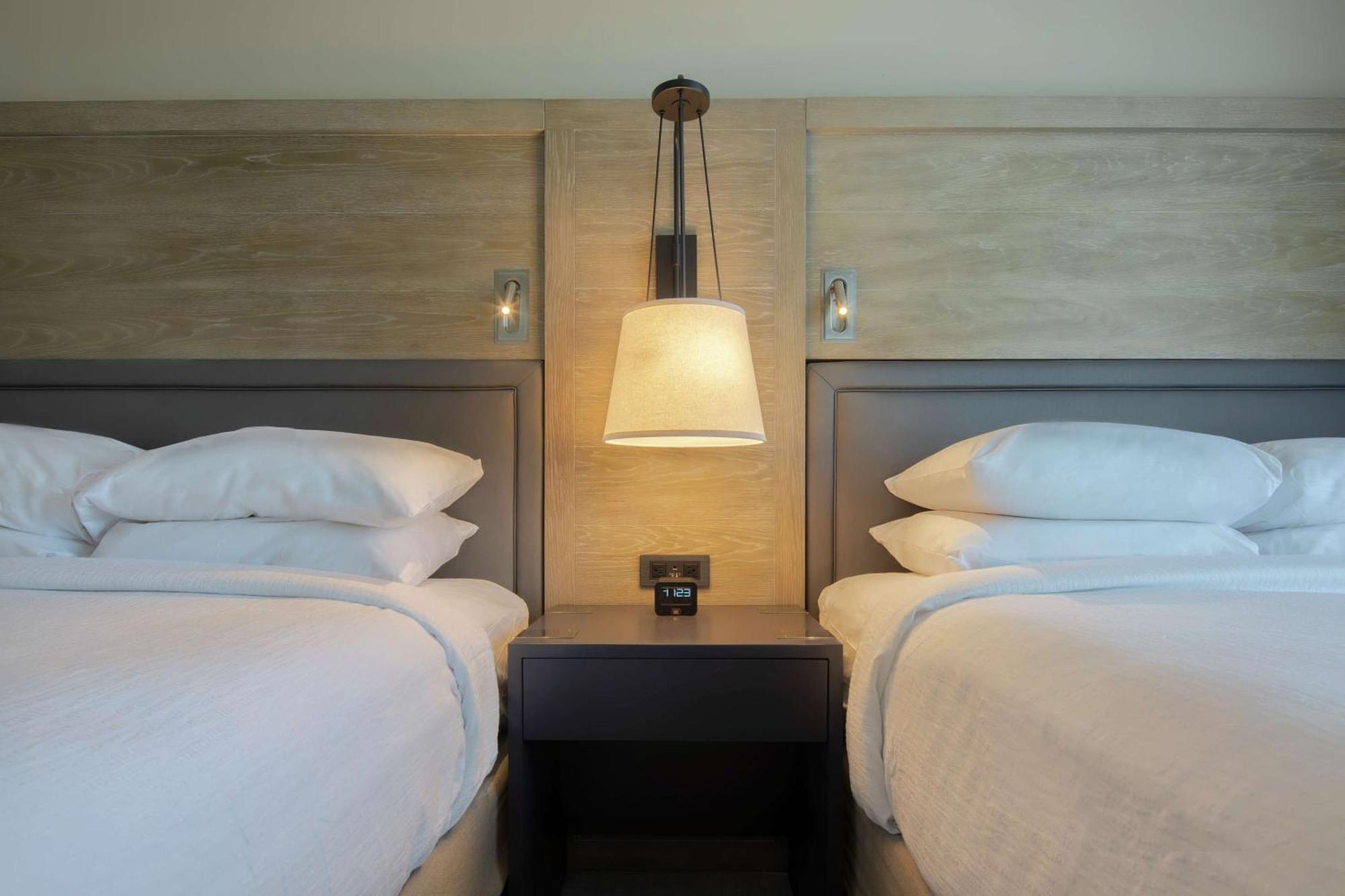 Two-Room Queen Suite Two Queen Beds