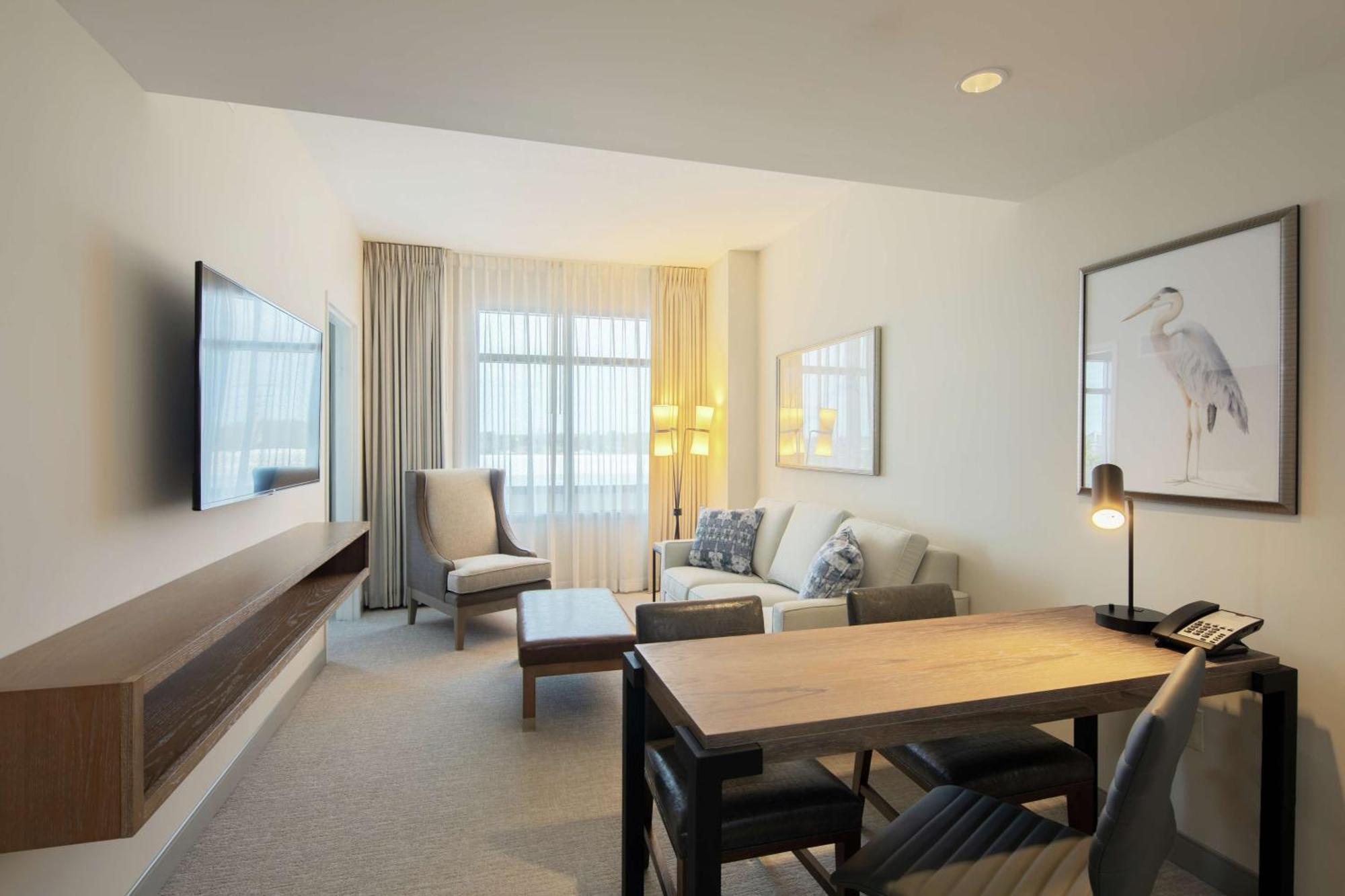 Two-Room Queen Suite Two Queen Beds