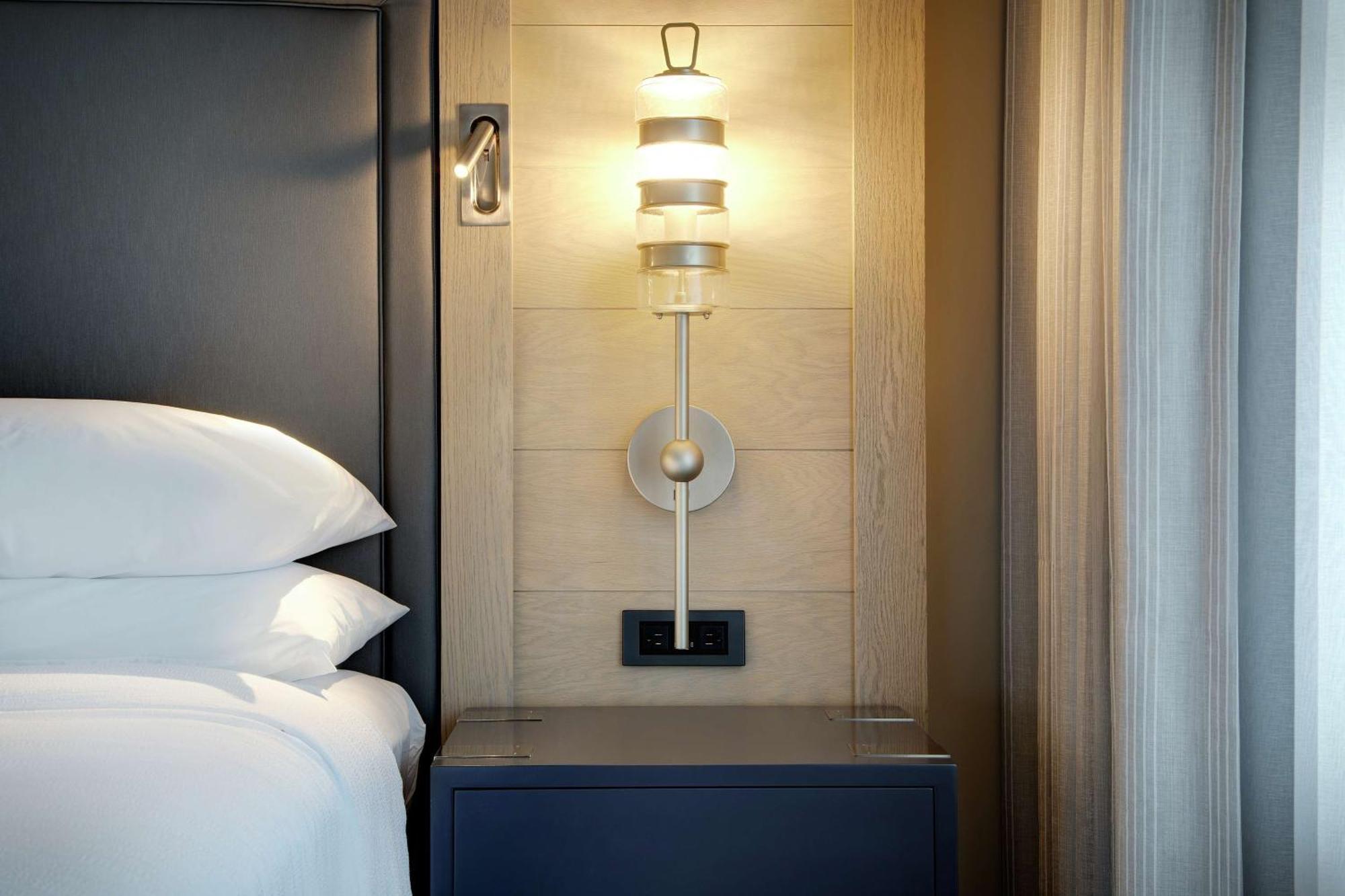 King Suite Accessible Tub Mobility Access