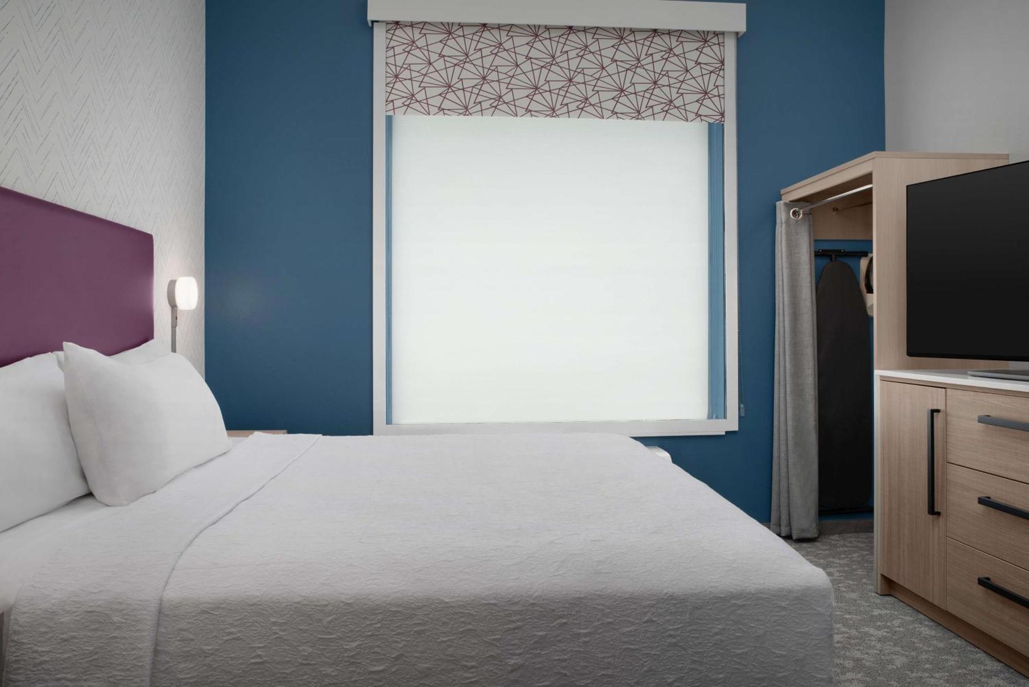 One-Bedroom King Suite