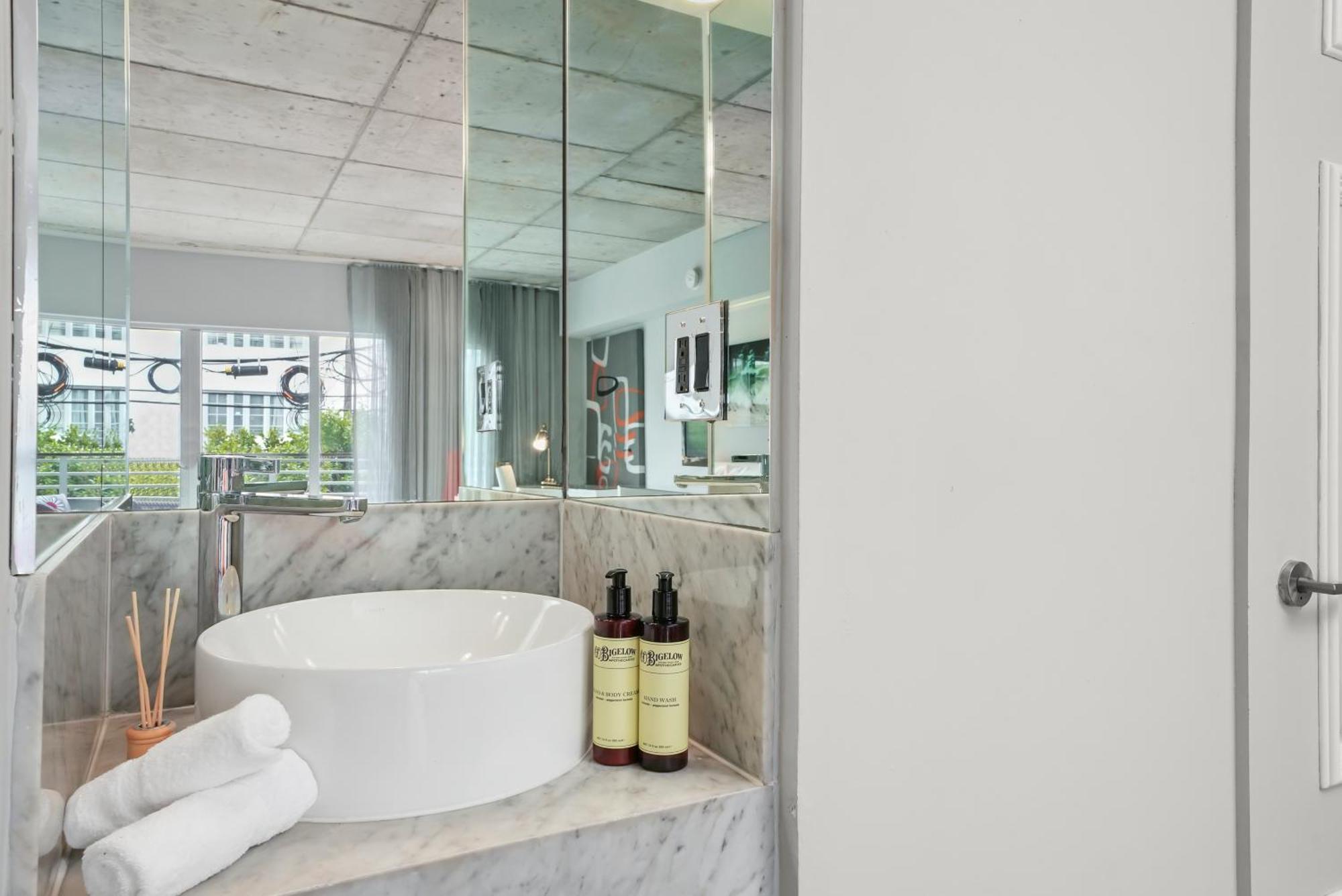 Superior Queen Balcony