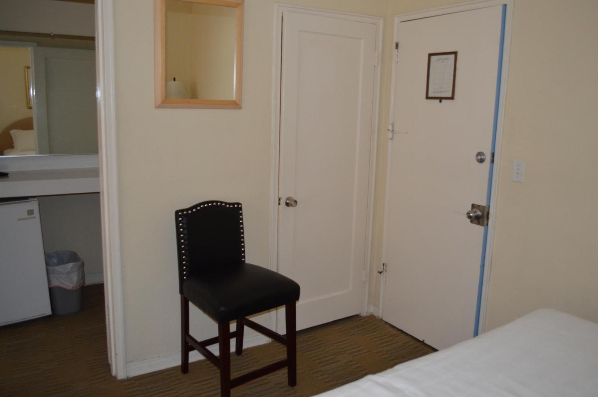 Deluxe Queen Room Two Queen Beds
