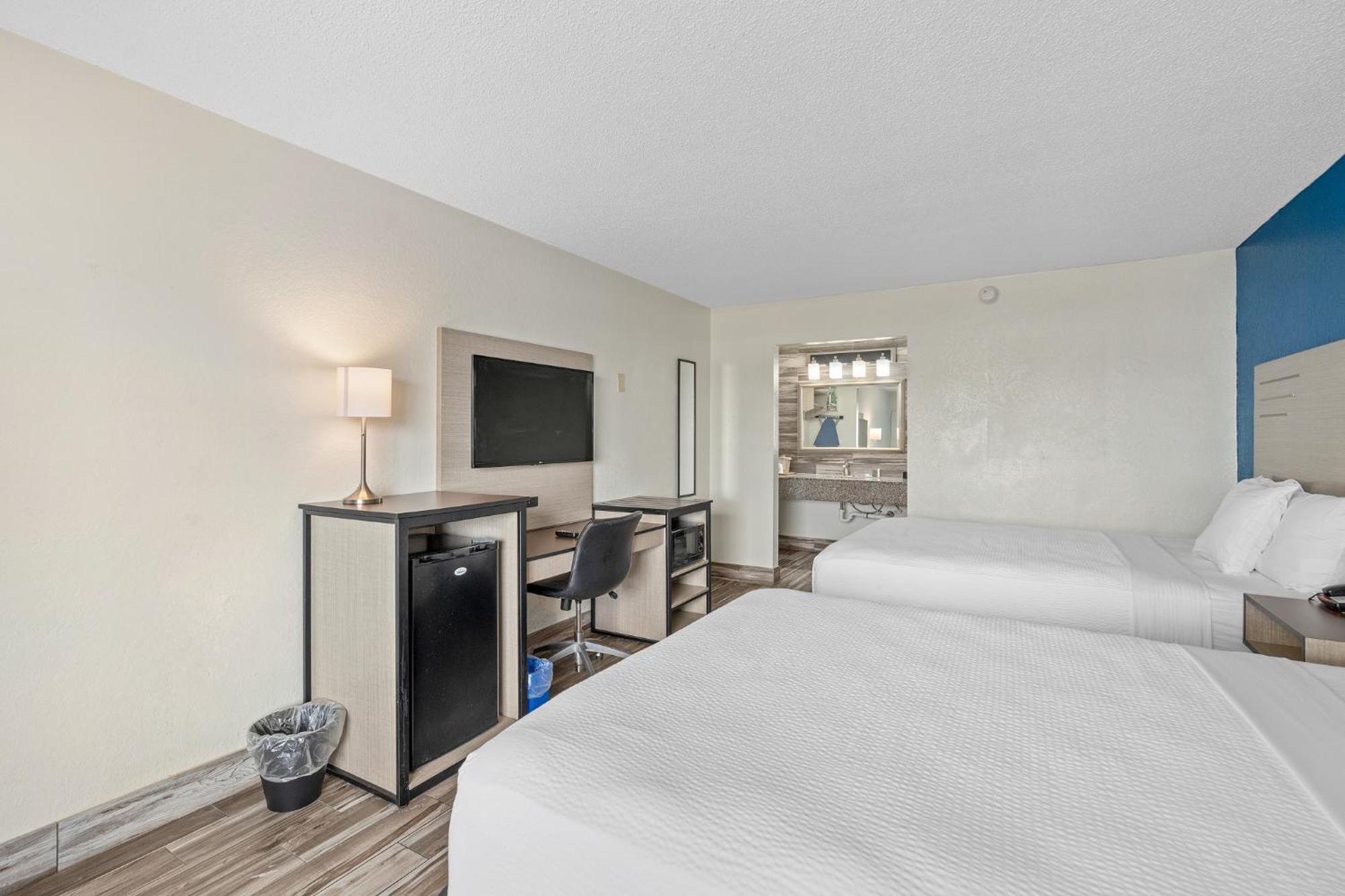 Double Room Two Double Beds Non-Smoking