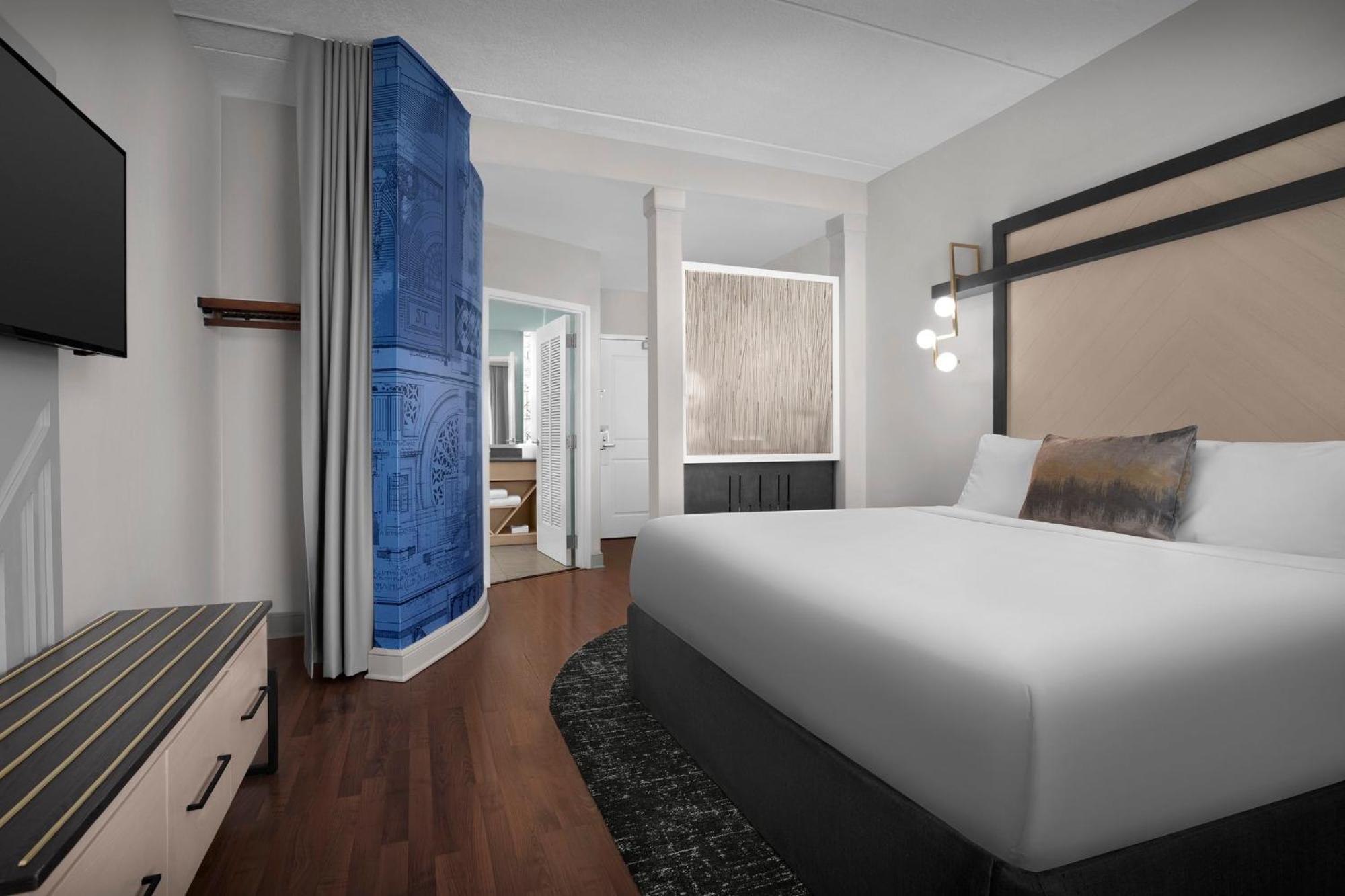 Standard King Room