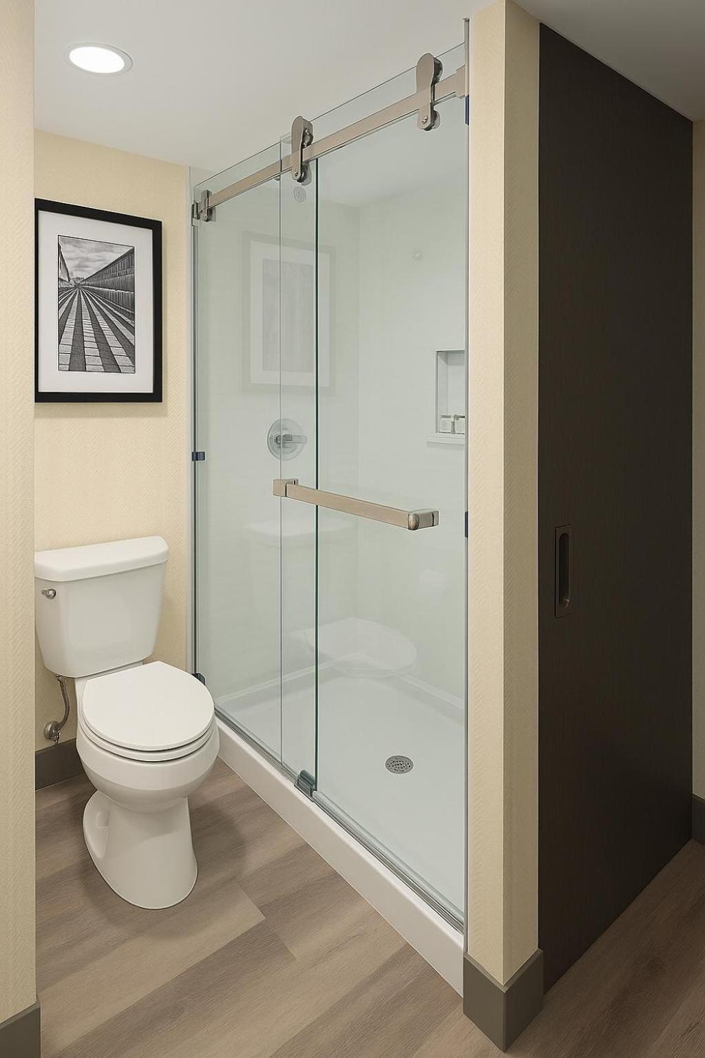 Deluxe Queen Room Two Queen Beds Lake View Lower Floors or Non-Smoking