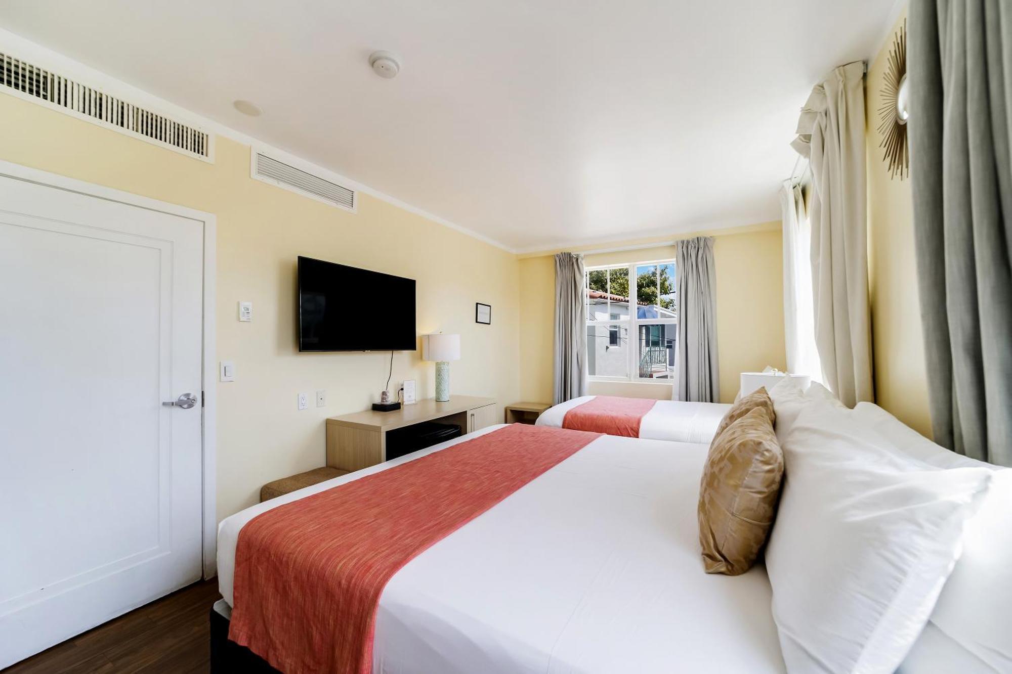 Deluxe Double Full Beds (Self Check-in),1673450067:JPEG