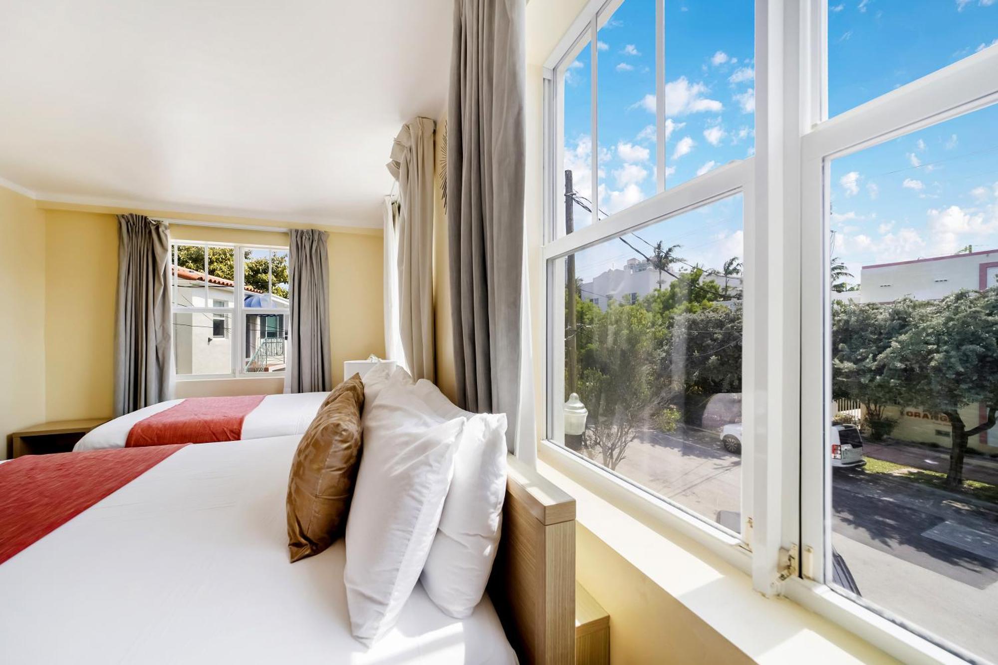 Deluxe Double Full Beds Self Check