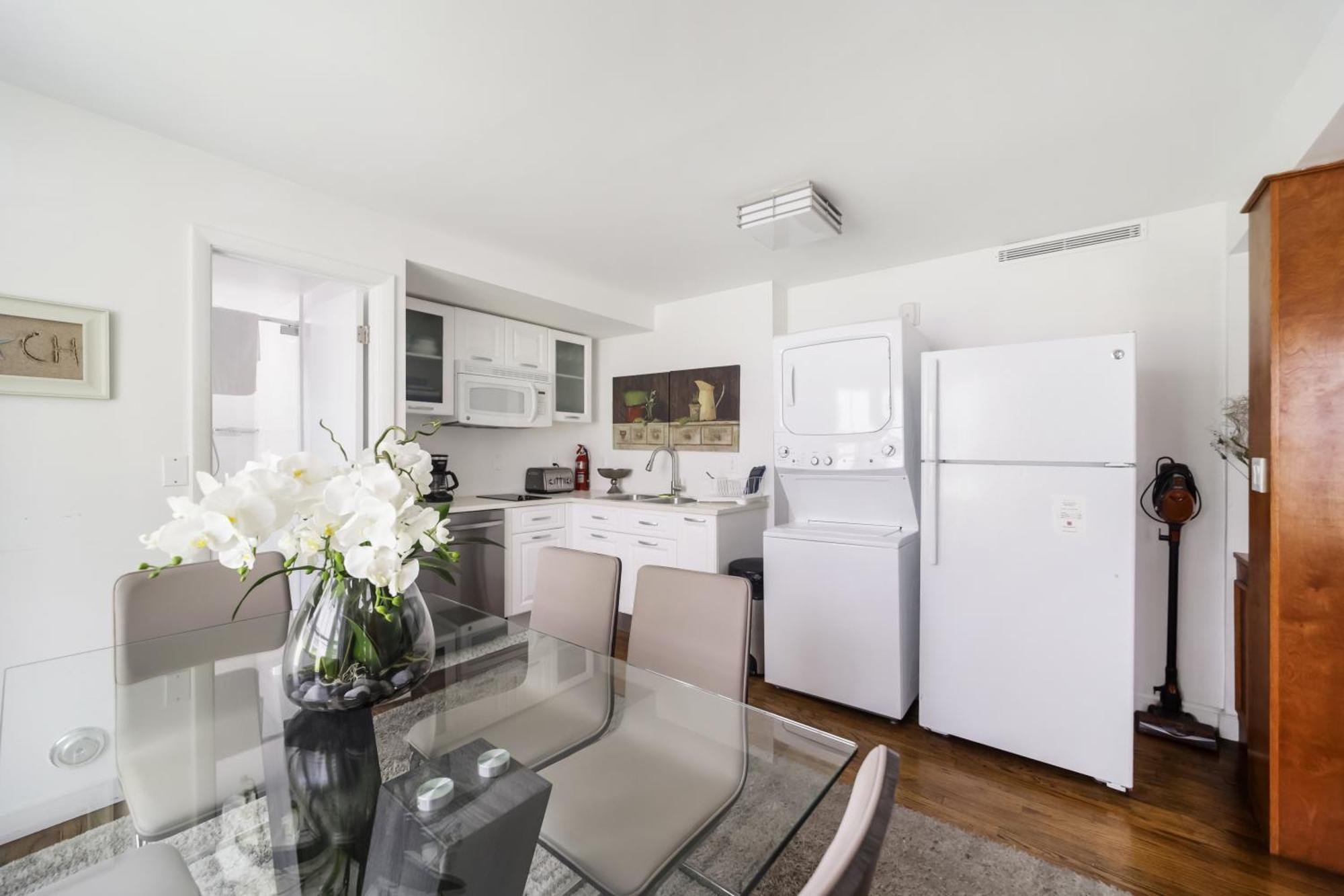 Two-Bedroom Apartment Full Kitchen Self Check