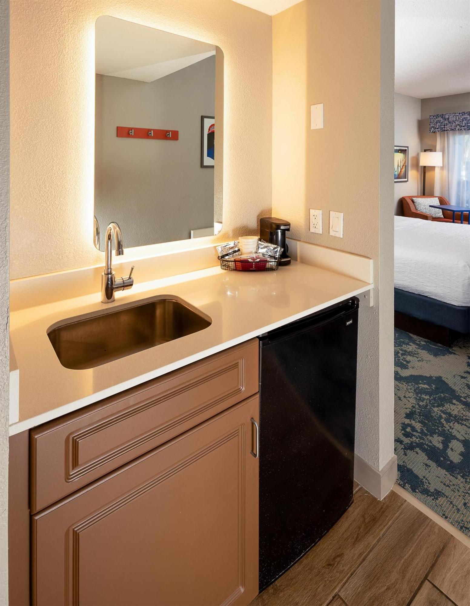 King Room Hearing Access or Non-Smoking