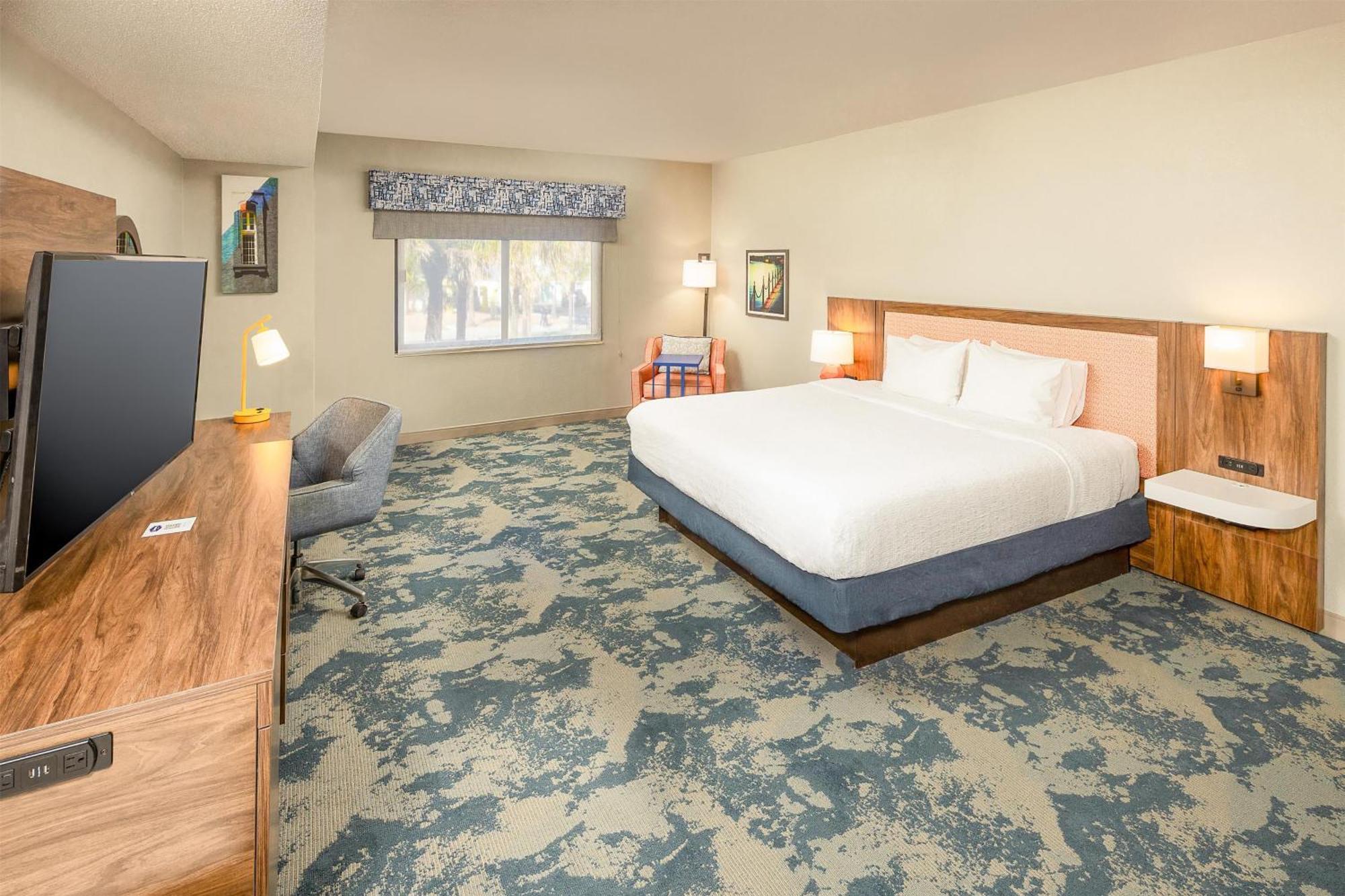 King Room Hearing Access or Non-Smoking