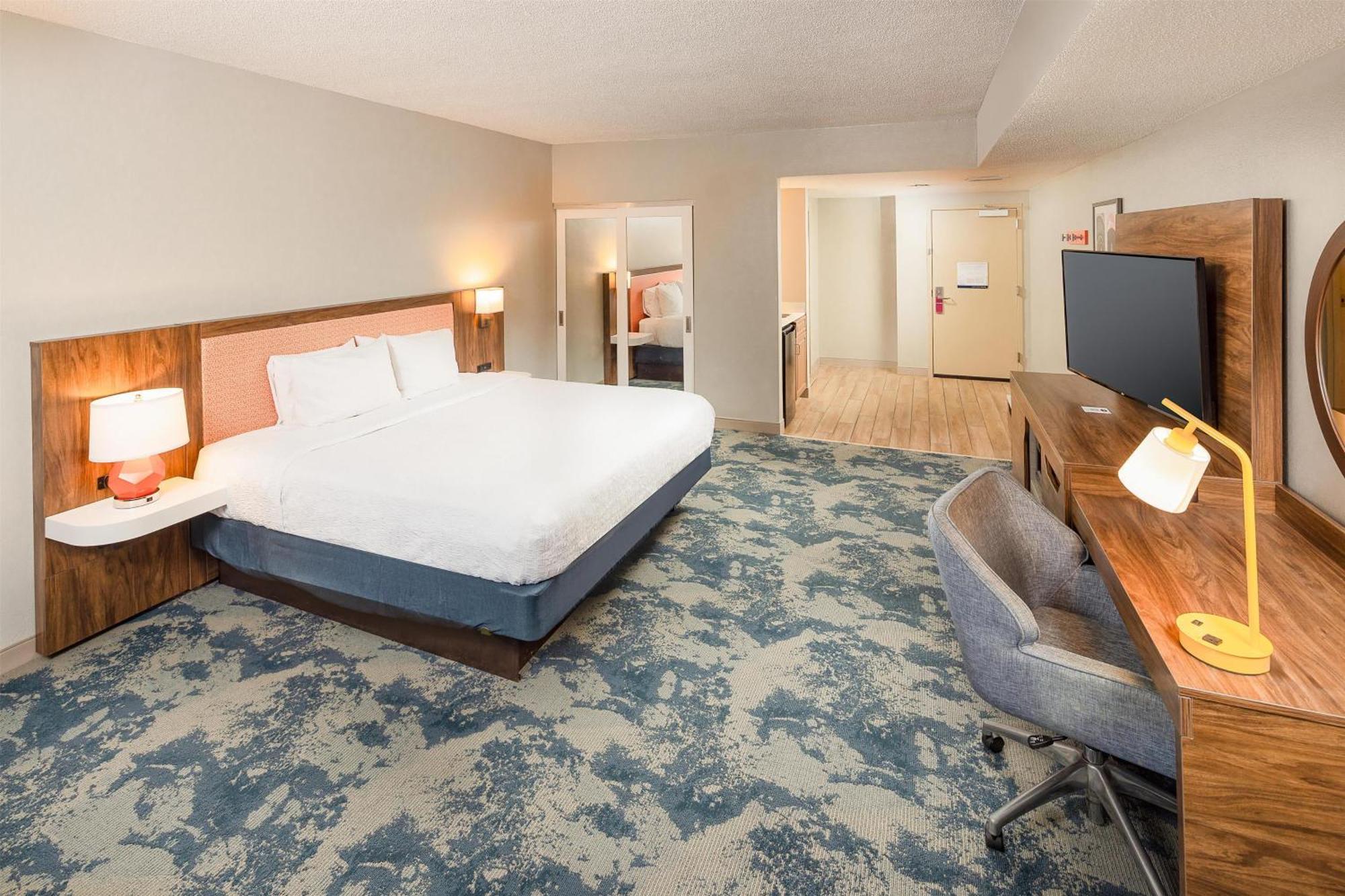King Room Hearing Access or Non-Smoking