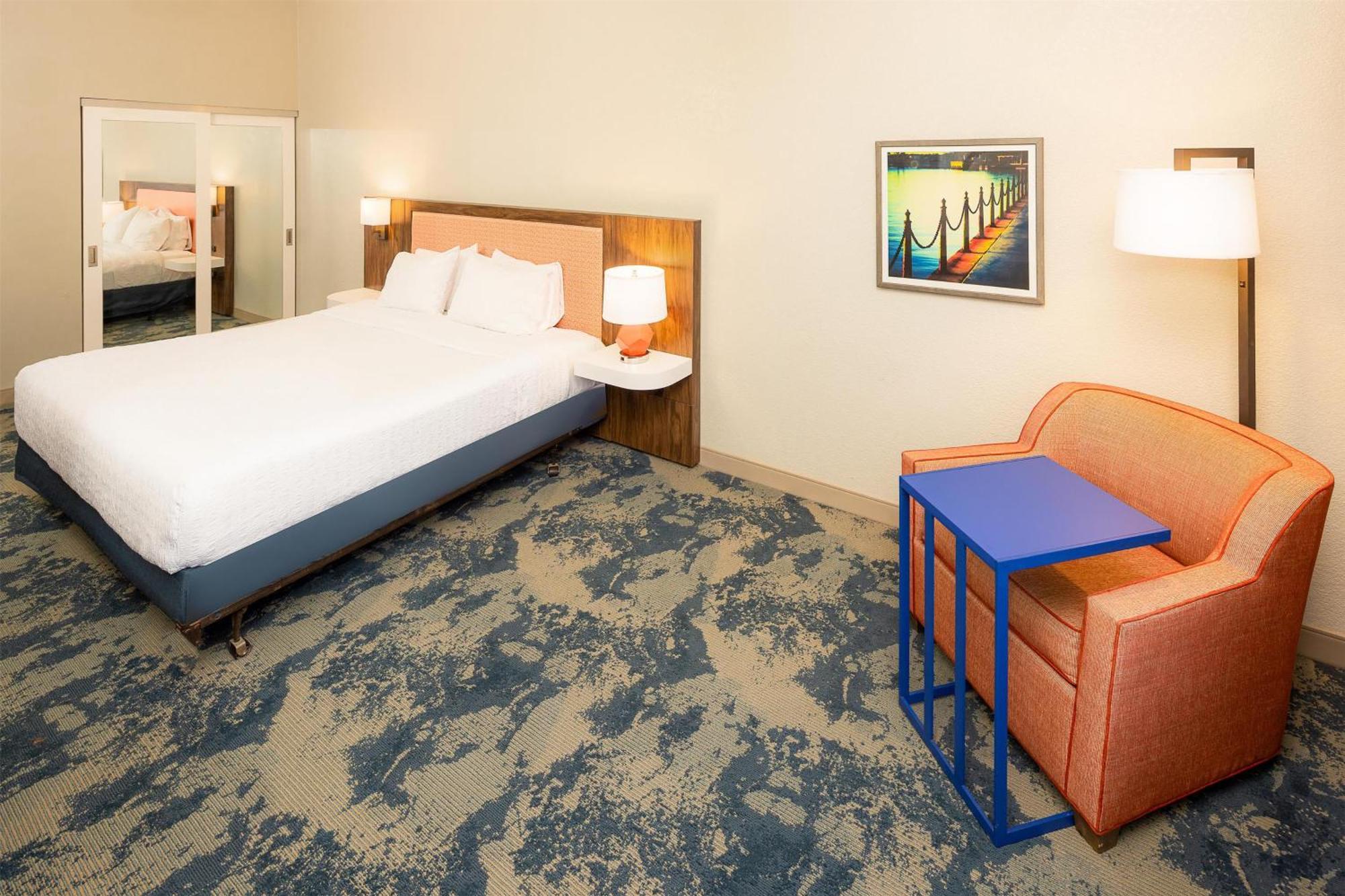 King Room Hearing Access or Non-Smoking