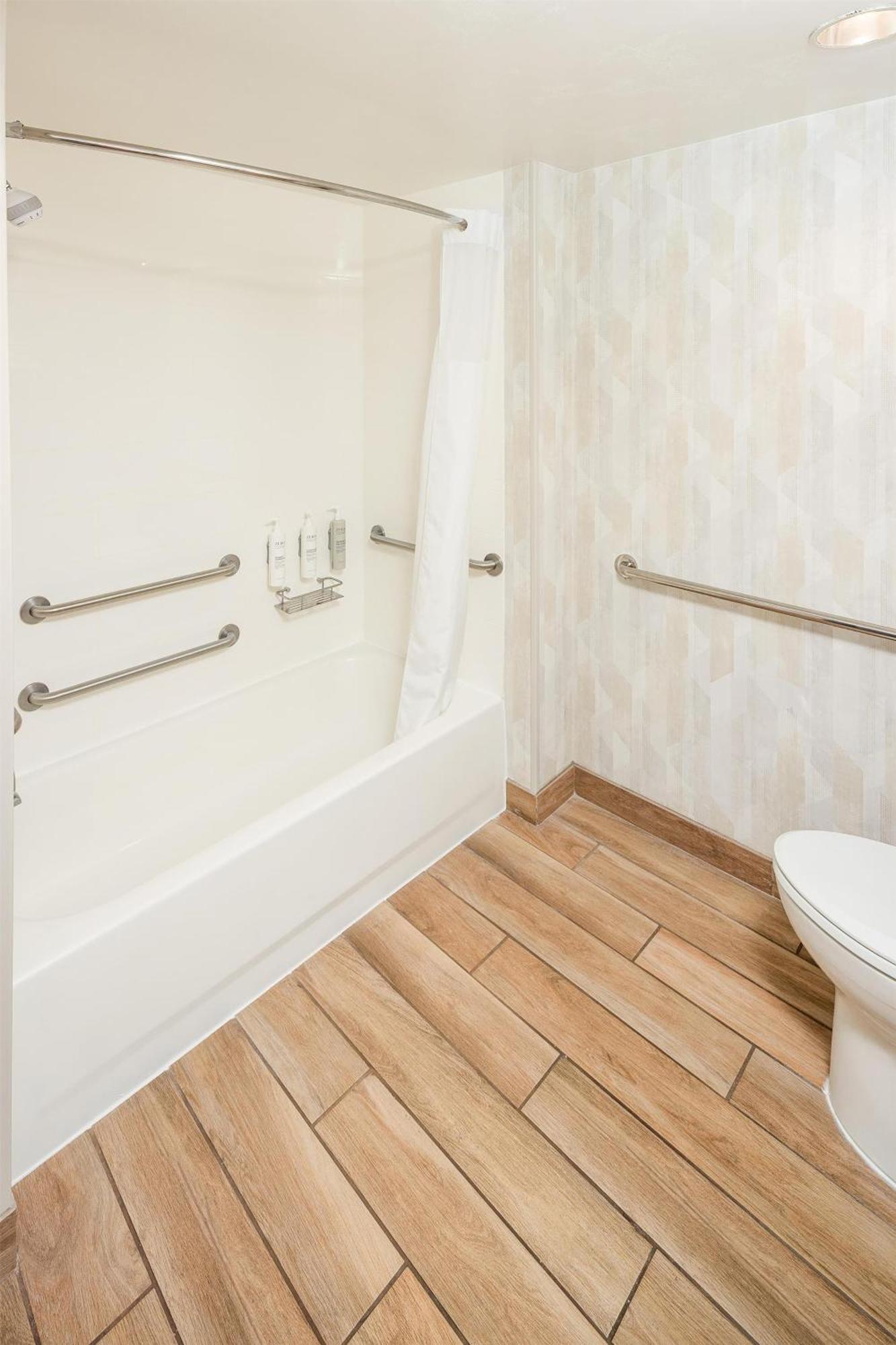 Queen Room Two Queen Beds Mobility Access or Non-Smoking