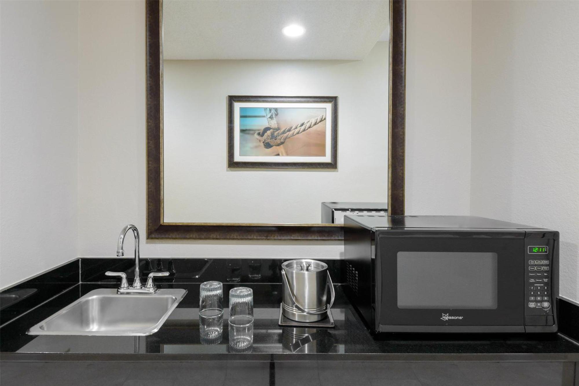 King Suite Whirlpool