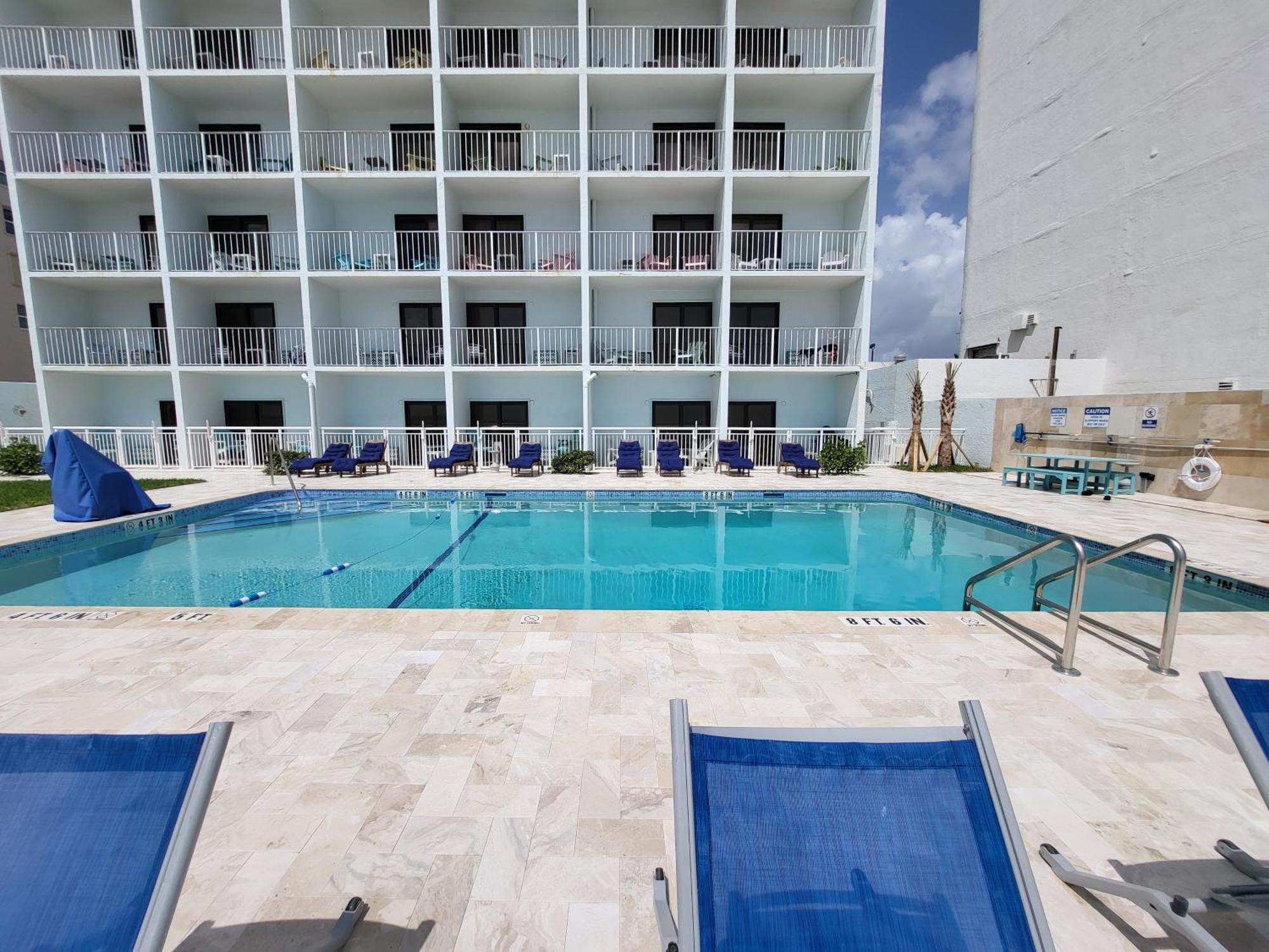 King Room with Pool View