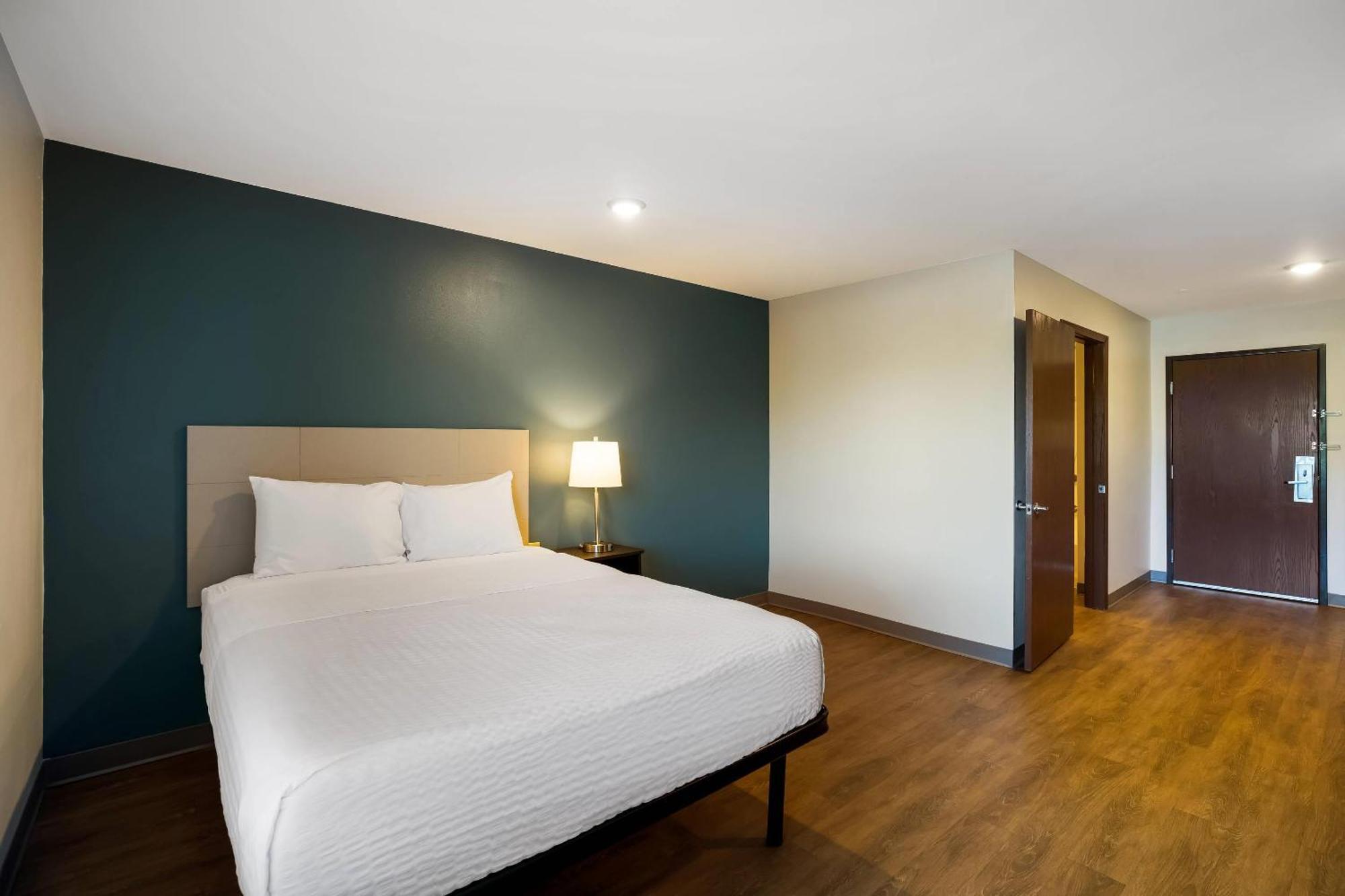 Standard Double Room Roll Shower Disability Access or Non-Smoking
