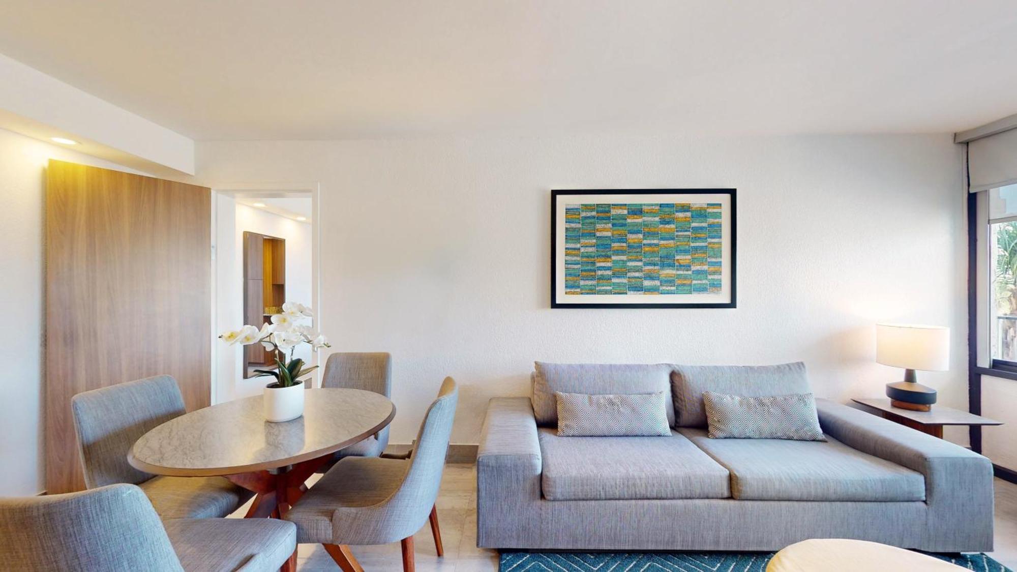 Premium Family Room
