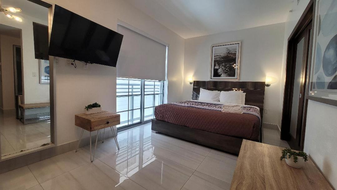 King Suite Deluxe Unit B203