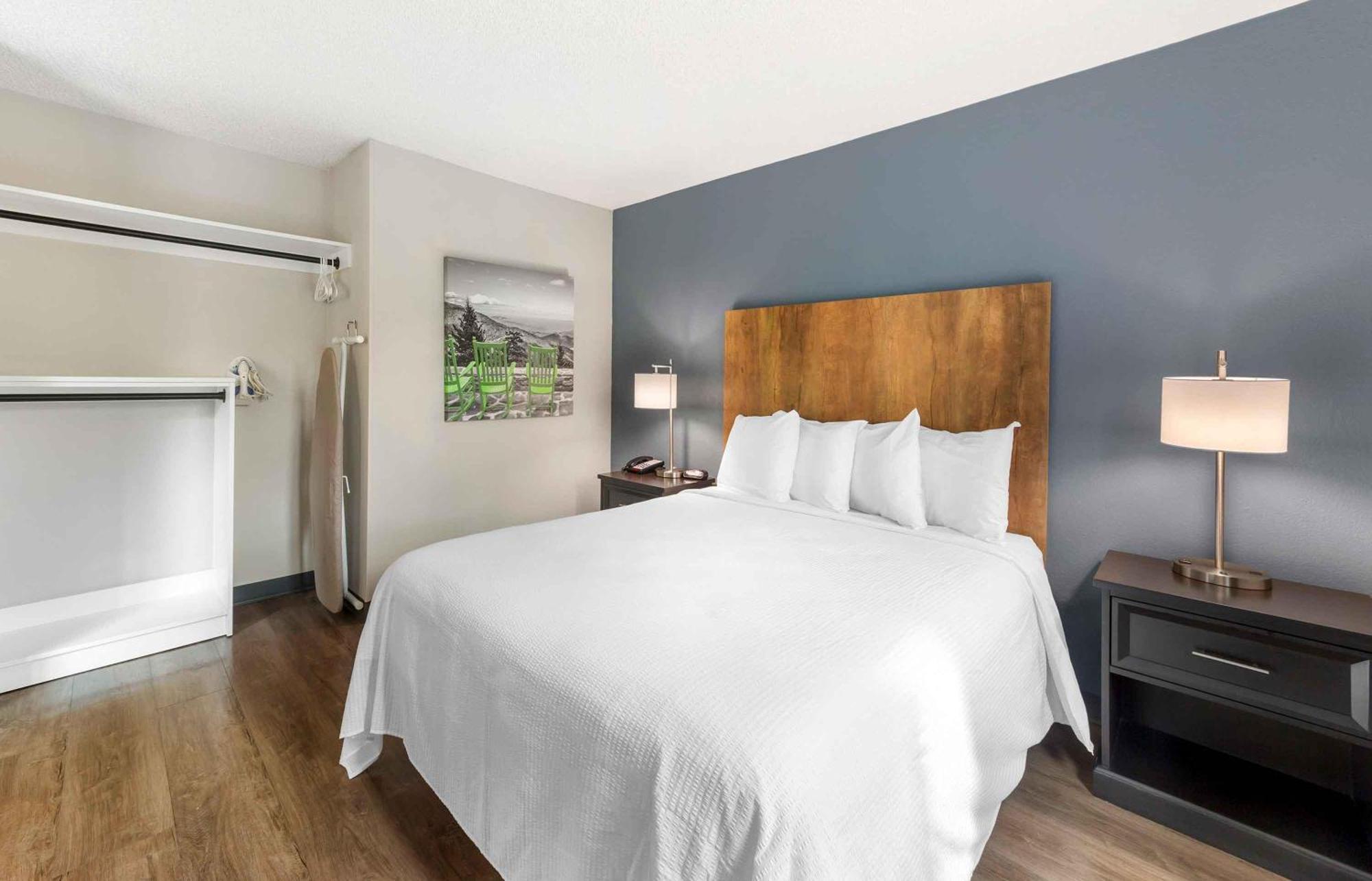 Queen studio with 1 Queen Bed - Disability Access/Non-Smoking,1688818725:JPEG