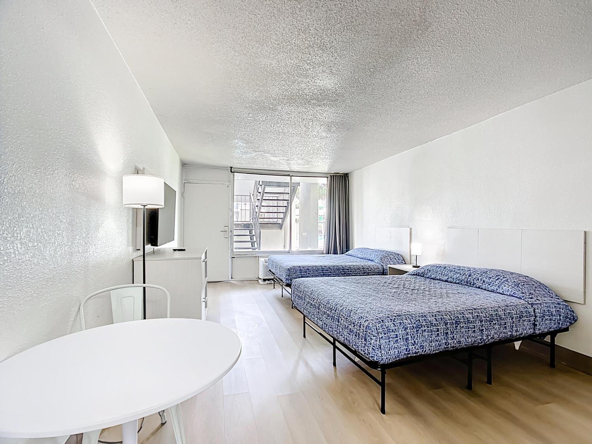 Standard Double Suite,1689851117:JPEG