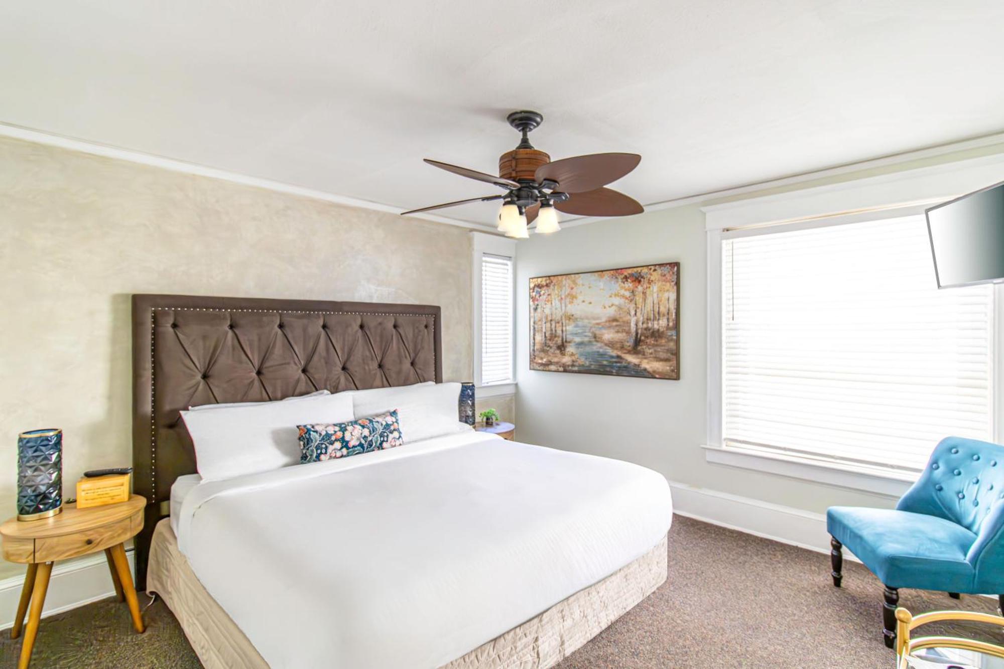 Deluxe King Room