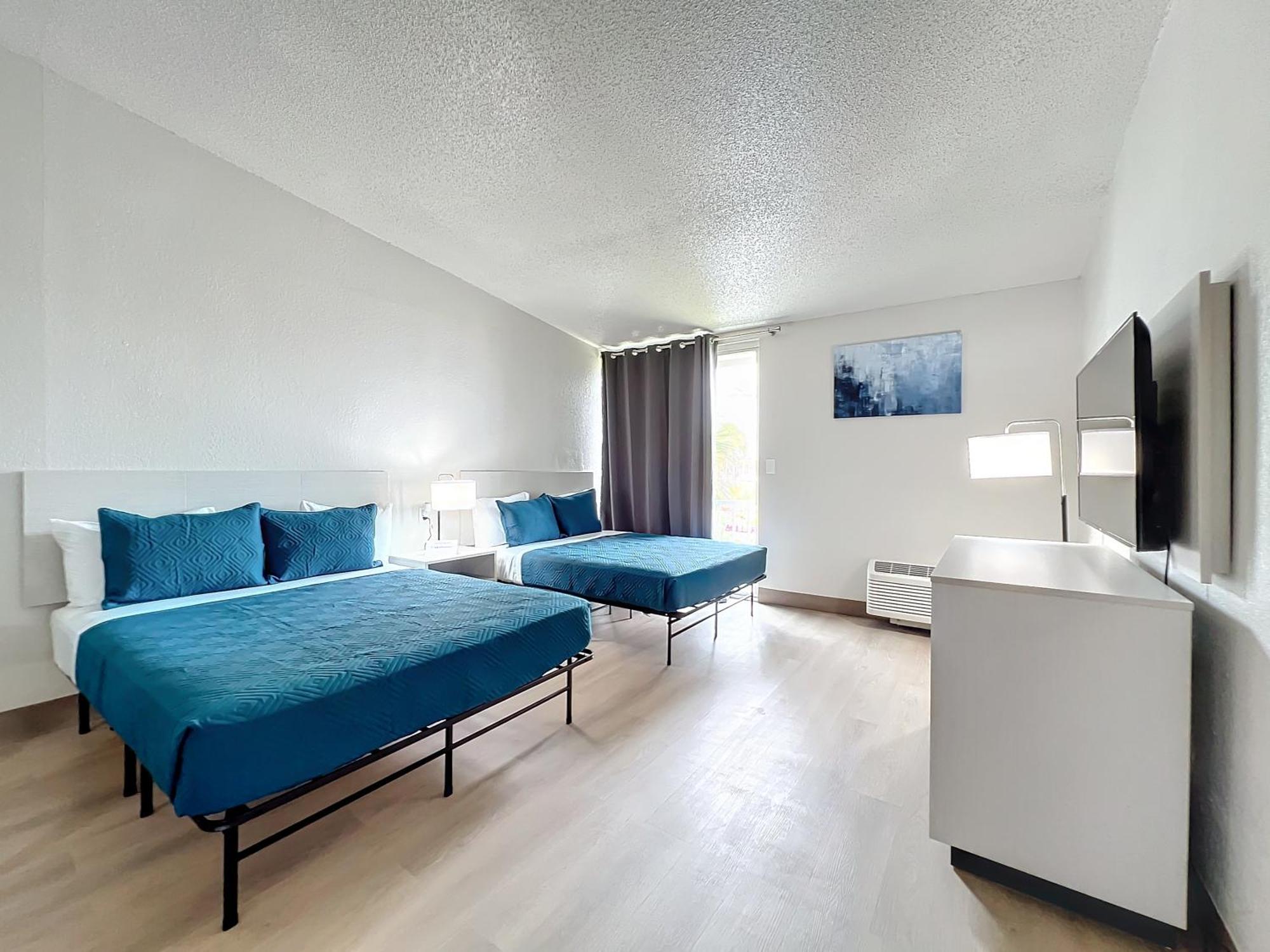 Double Room Two Double Beds Non-Smoking