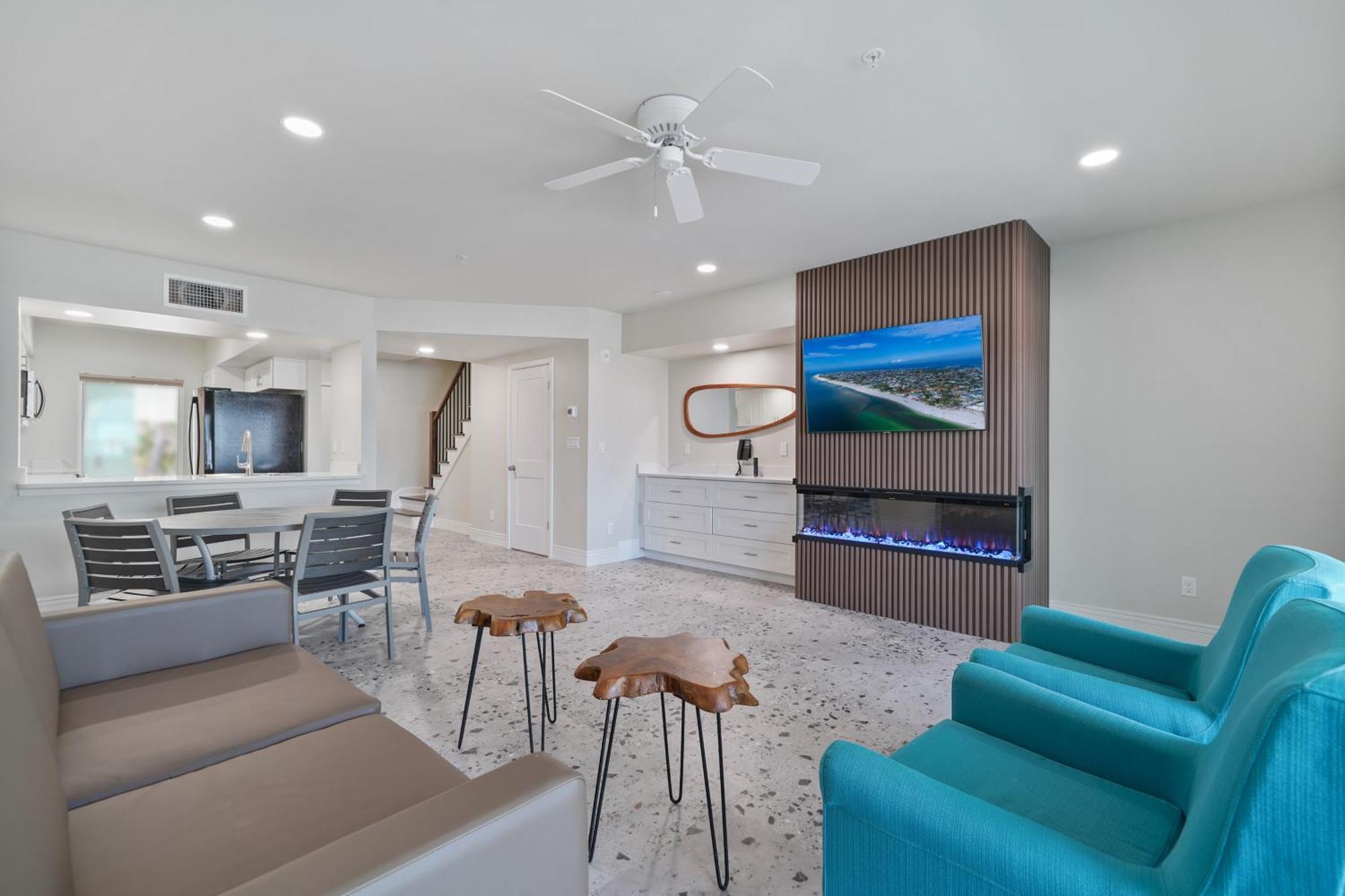 Deluxe Family Suite