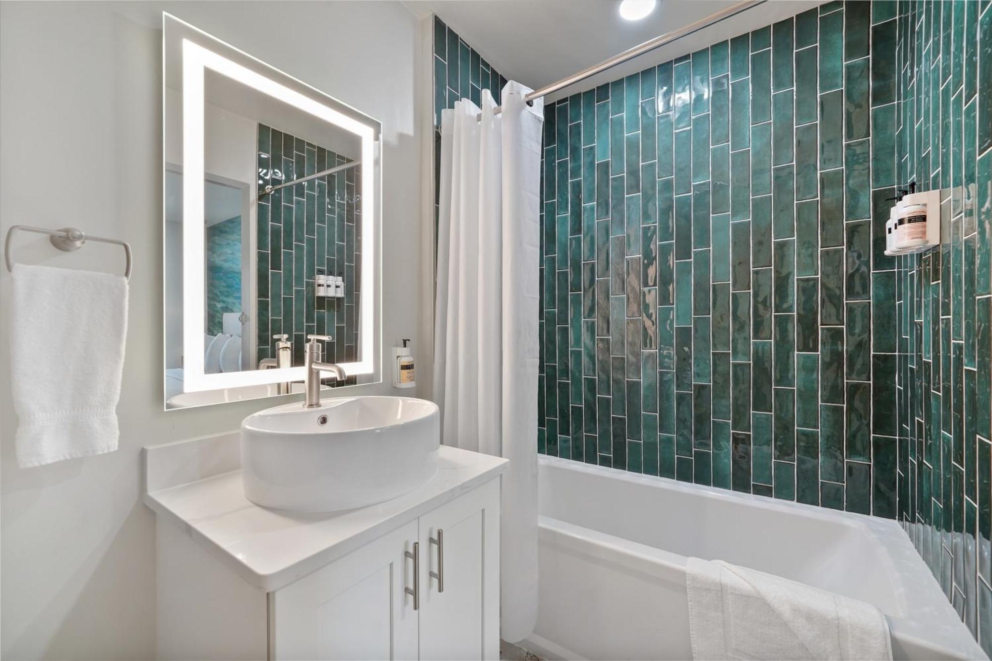 Deluxe Family Suite