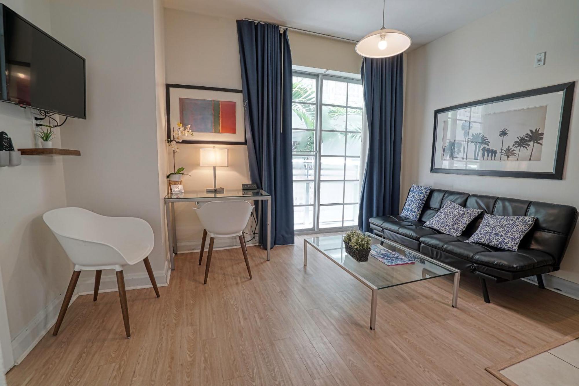 Deluxe Apartment