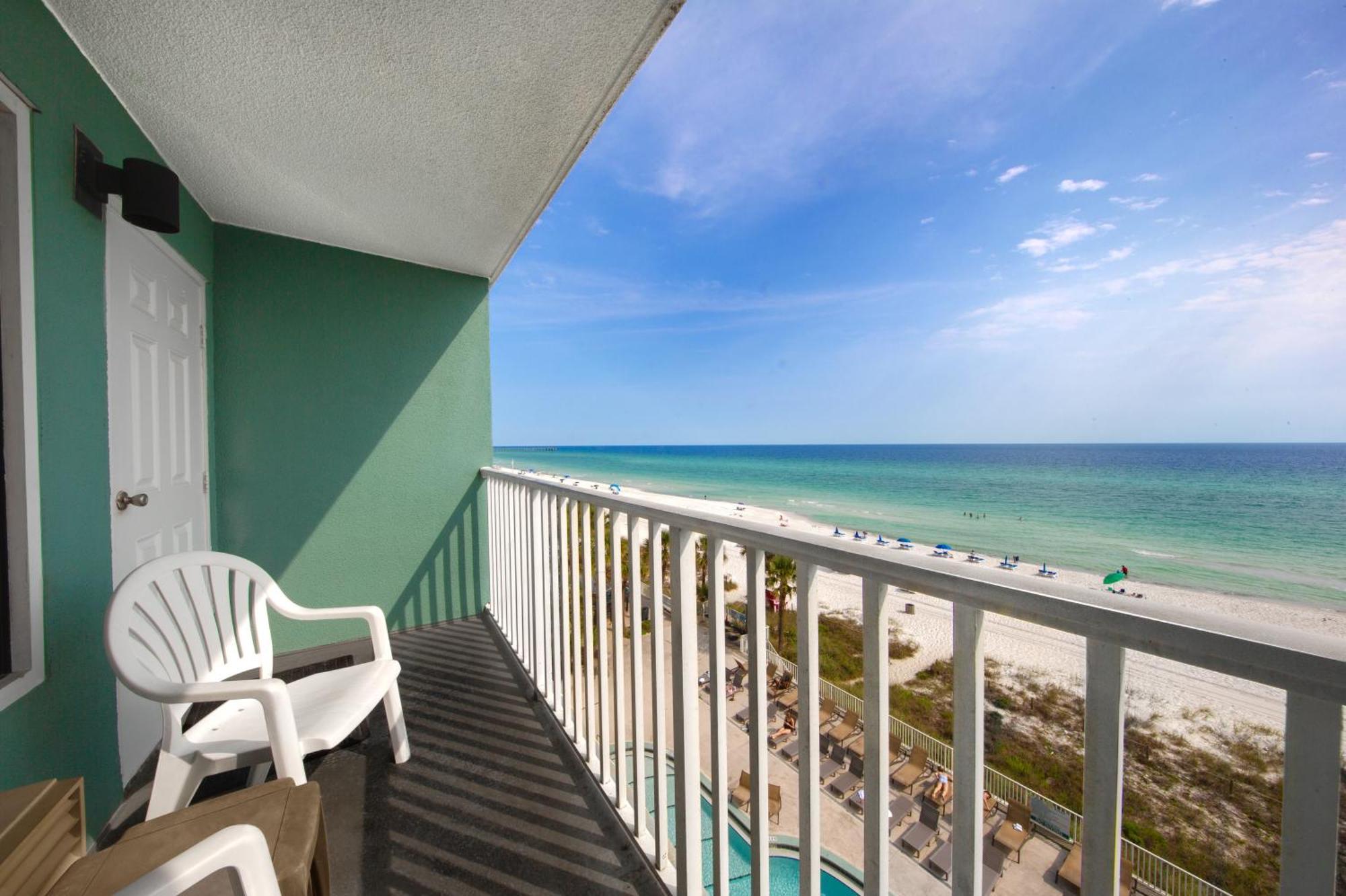 Beachfront Suite King Kitchen