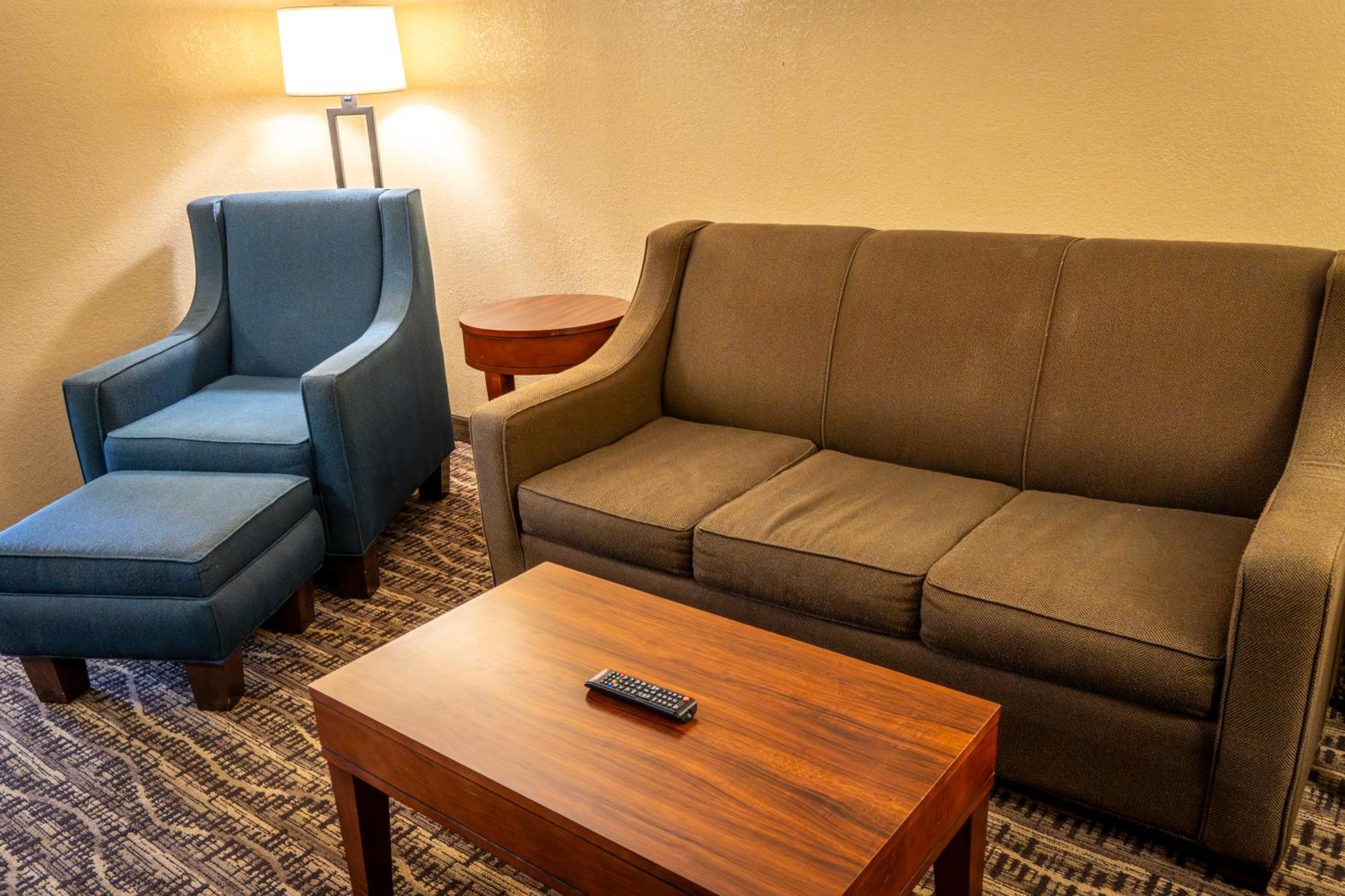 King Suite One Kind Bed Non-Smoking