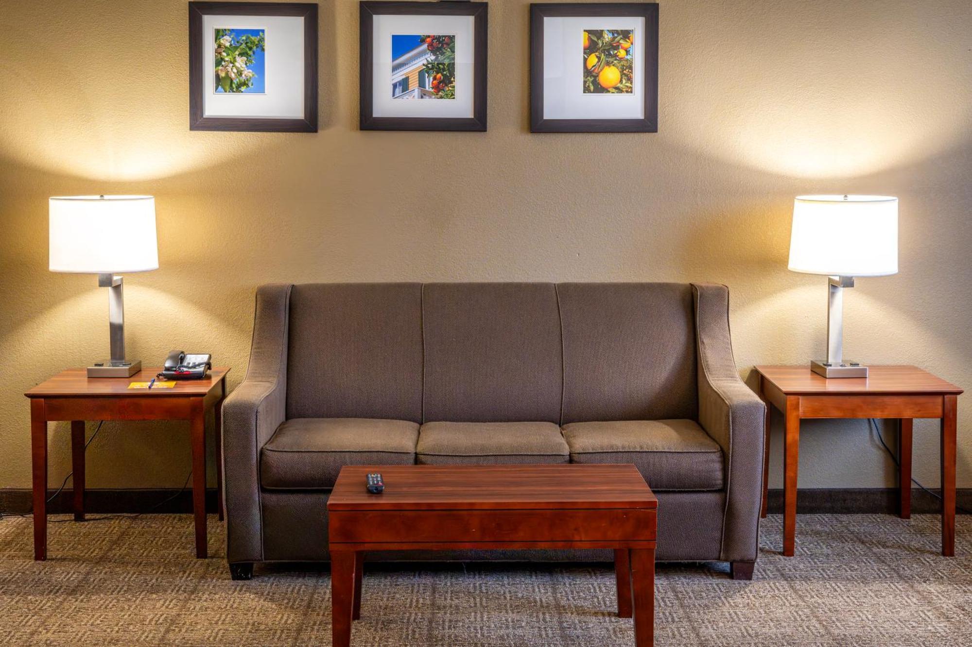 King Suite One Kind Bed Non-Smoking