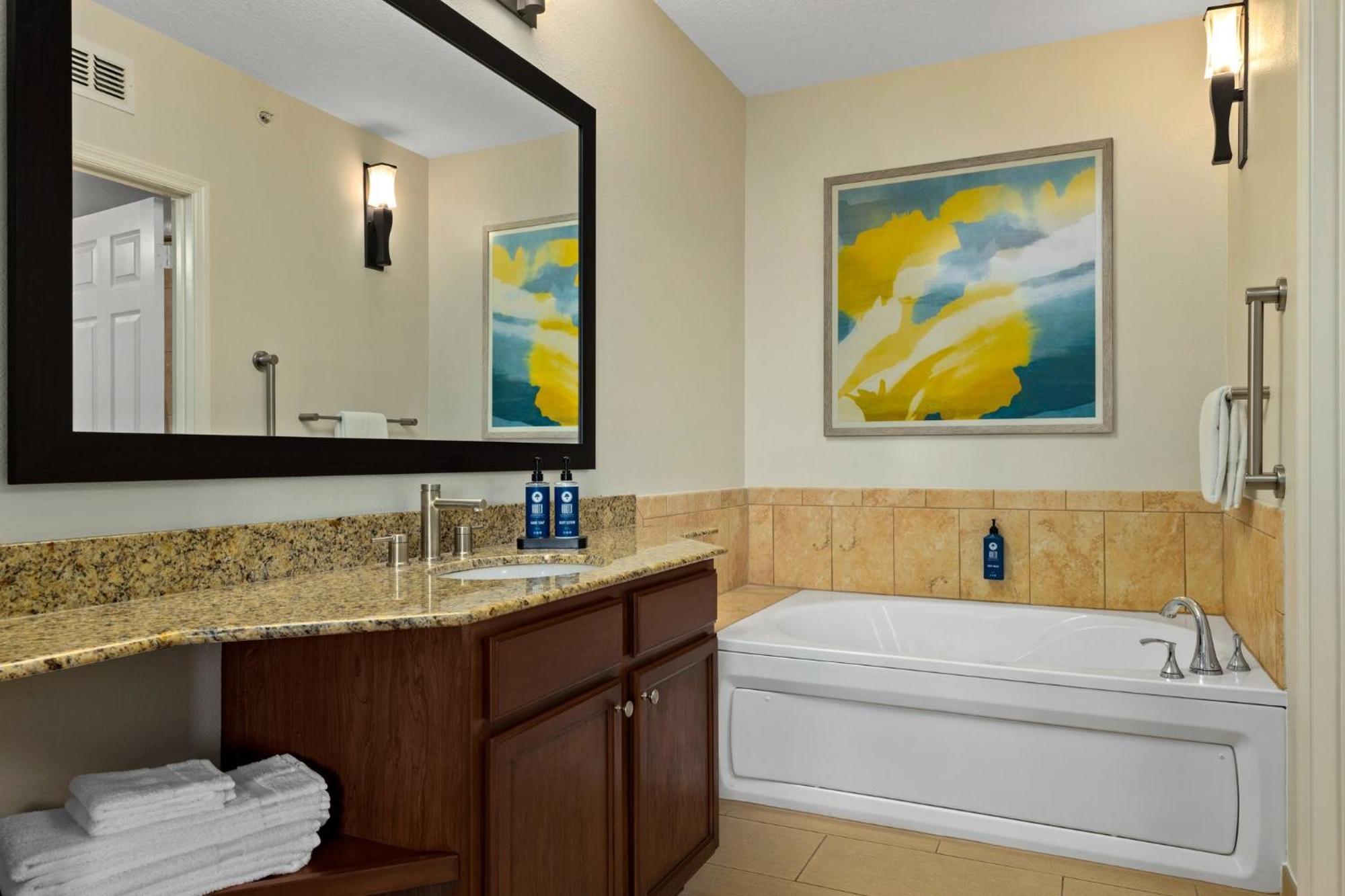 Deluxe King Suite,1698858309:JPEG