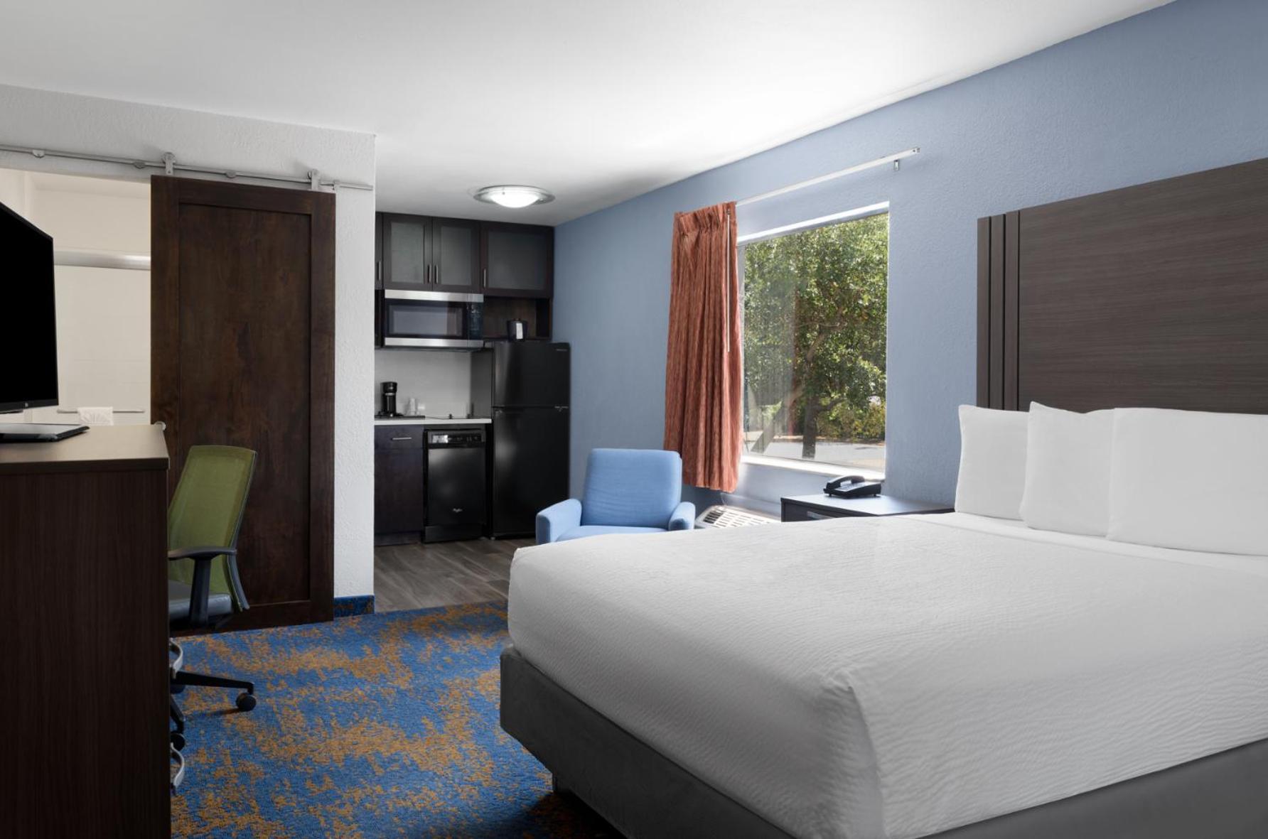 One Queen Bed Kitchenette Suite Non Smoking