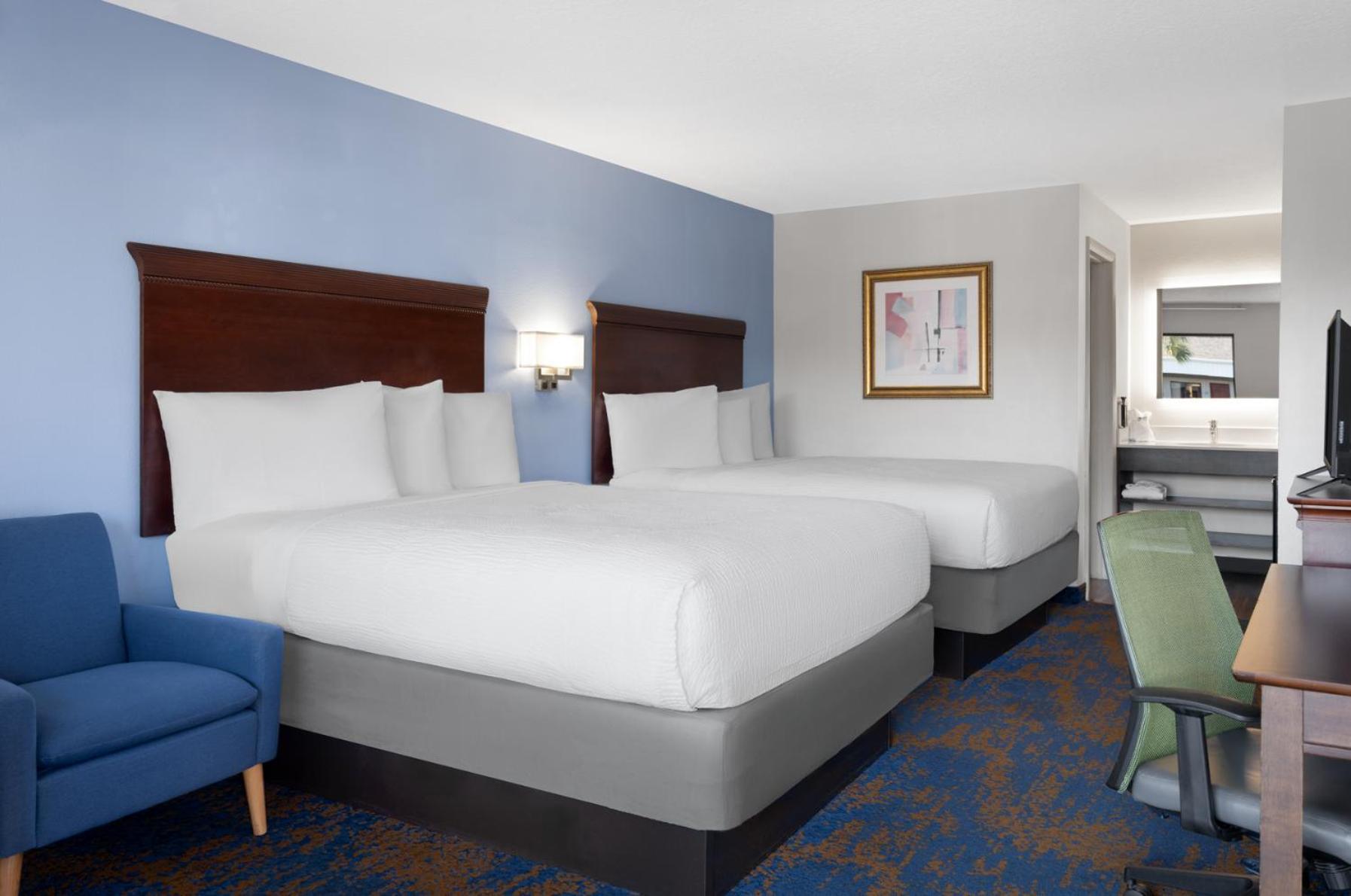 Deluxe Queen Room Two Queen Beds Non-Smoking