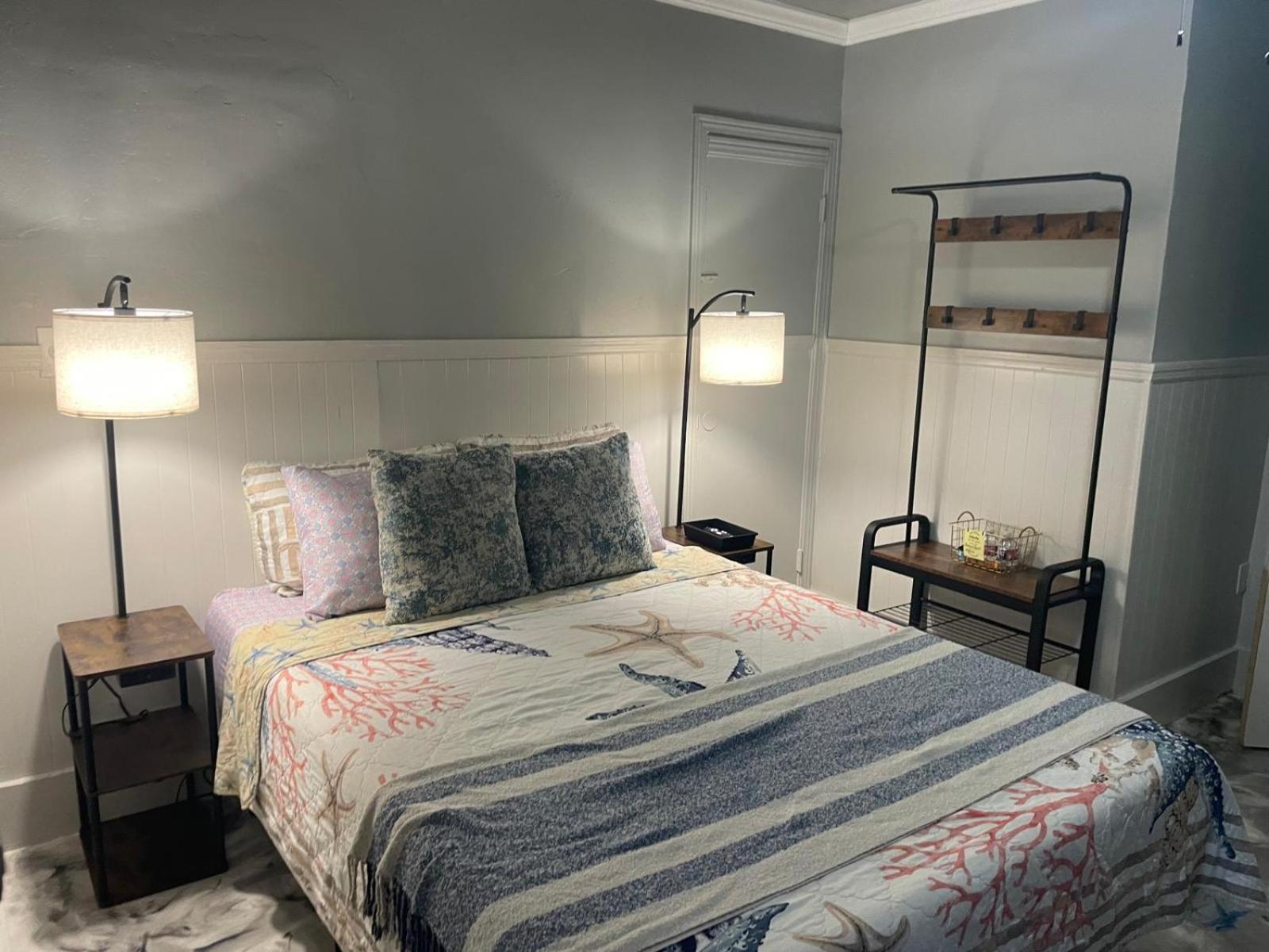 Deluxe Queen Room