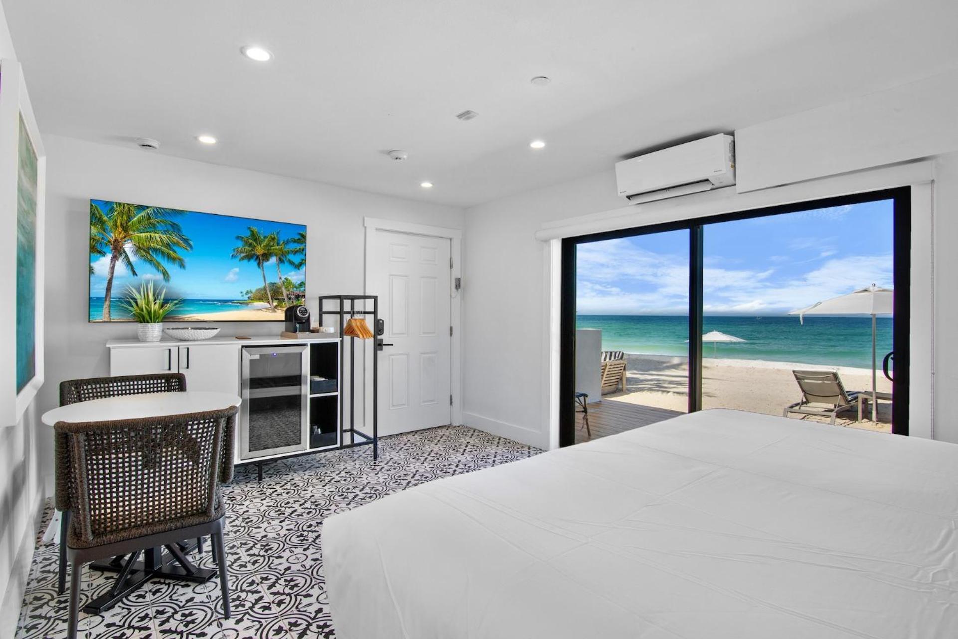 Beachfront Luxury King Room