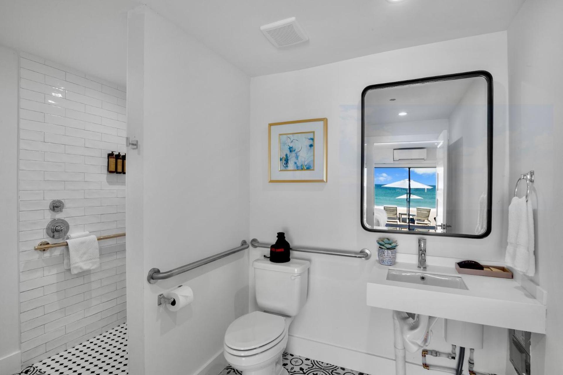 Beachfront Luxury King Room