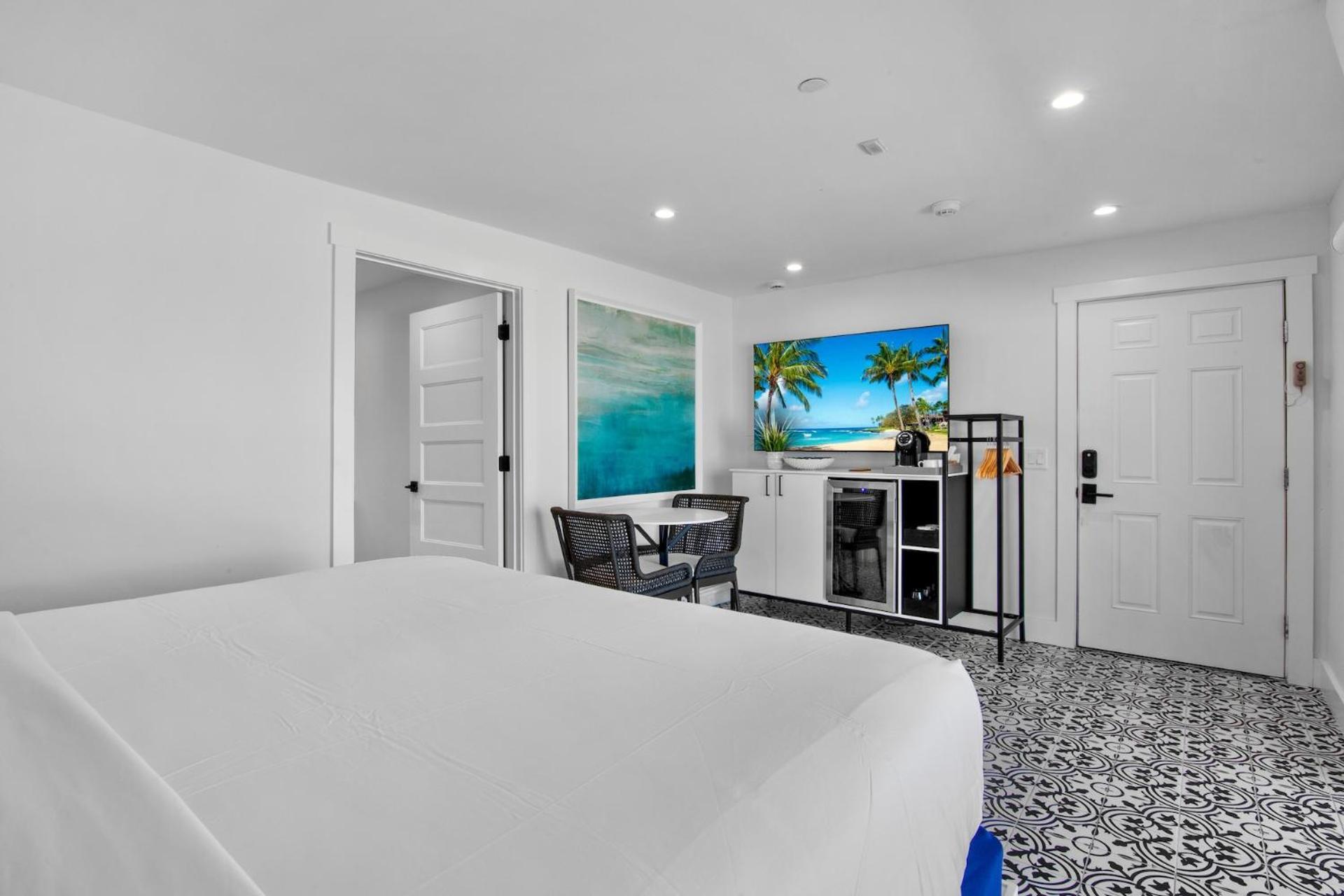 Beachfront Luxury King Room