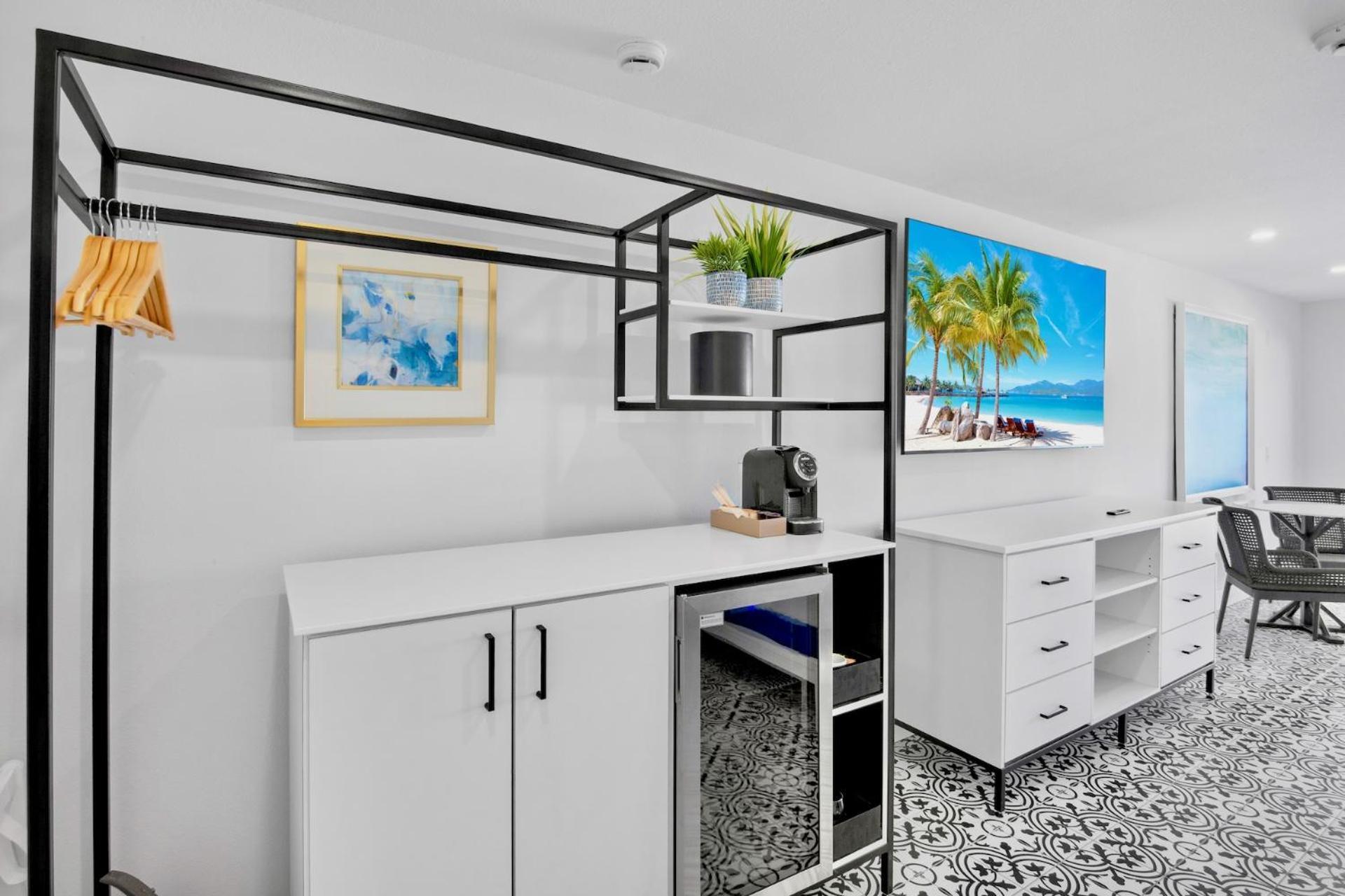 Beachfront Luxury King Suite
