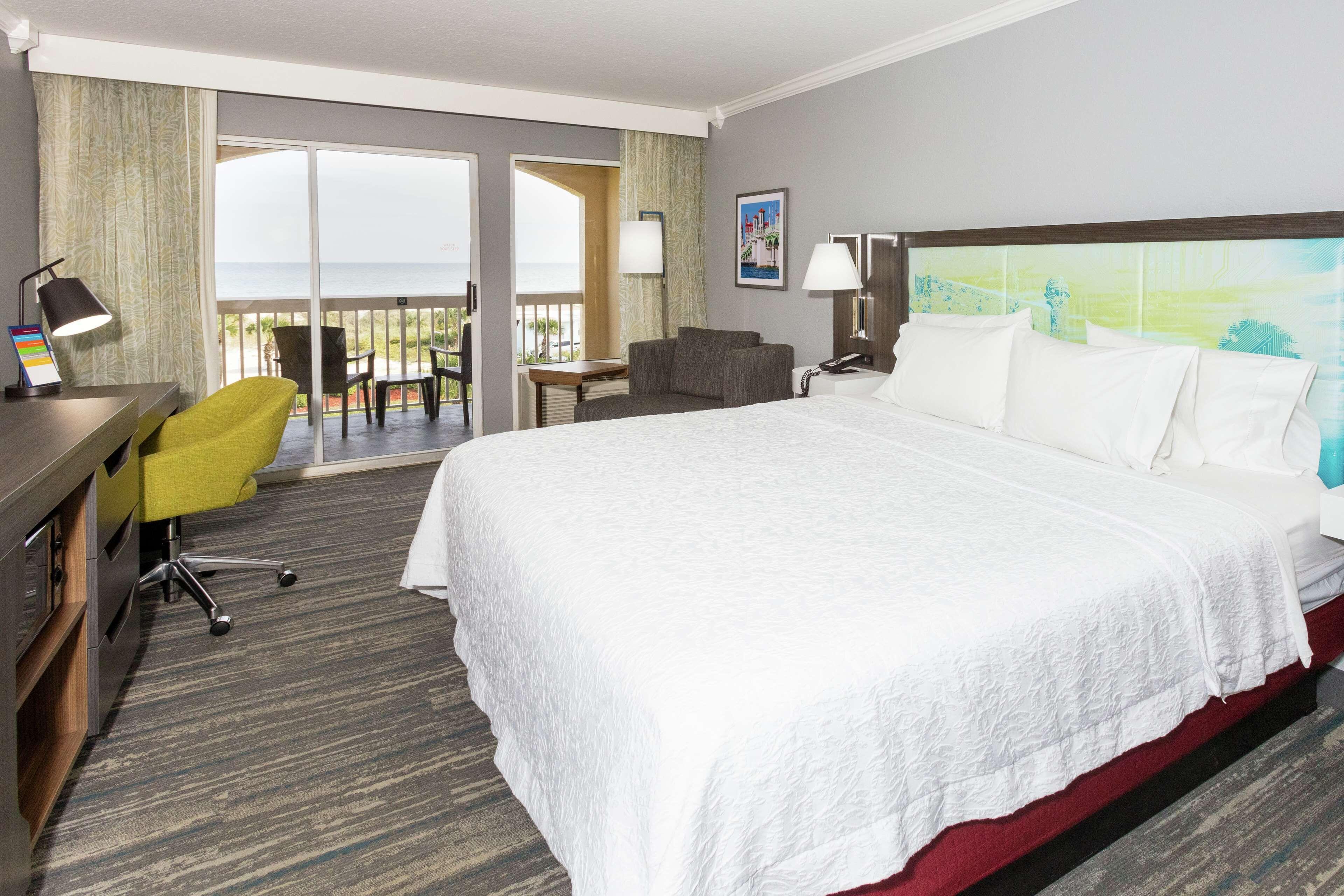 Non-Smoking Deluxe King Room Balcony