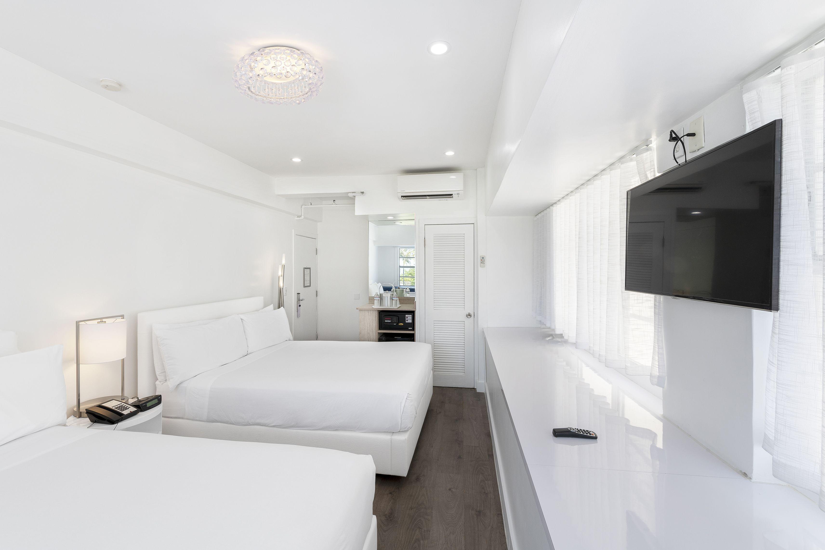 Corner Queen Room Two Queen Beds Ocean View