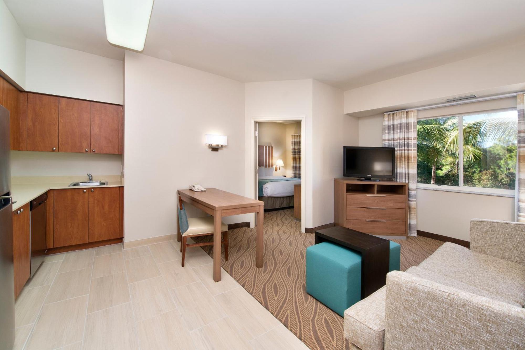 King Room One King Bed Bathtub Grab Bars Pool View Accessible Non-Smoking