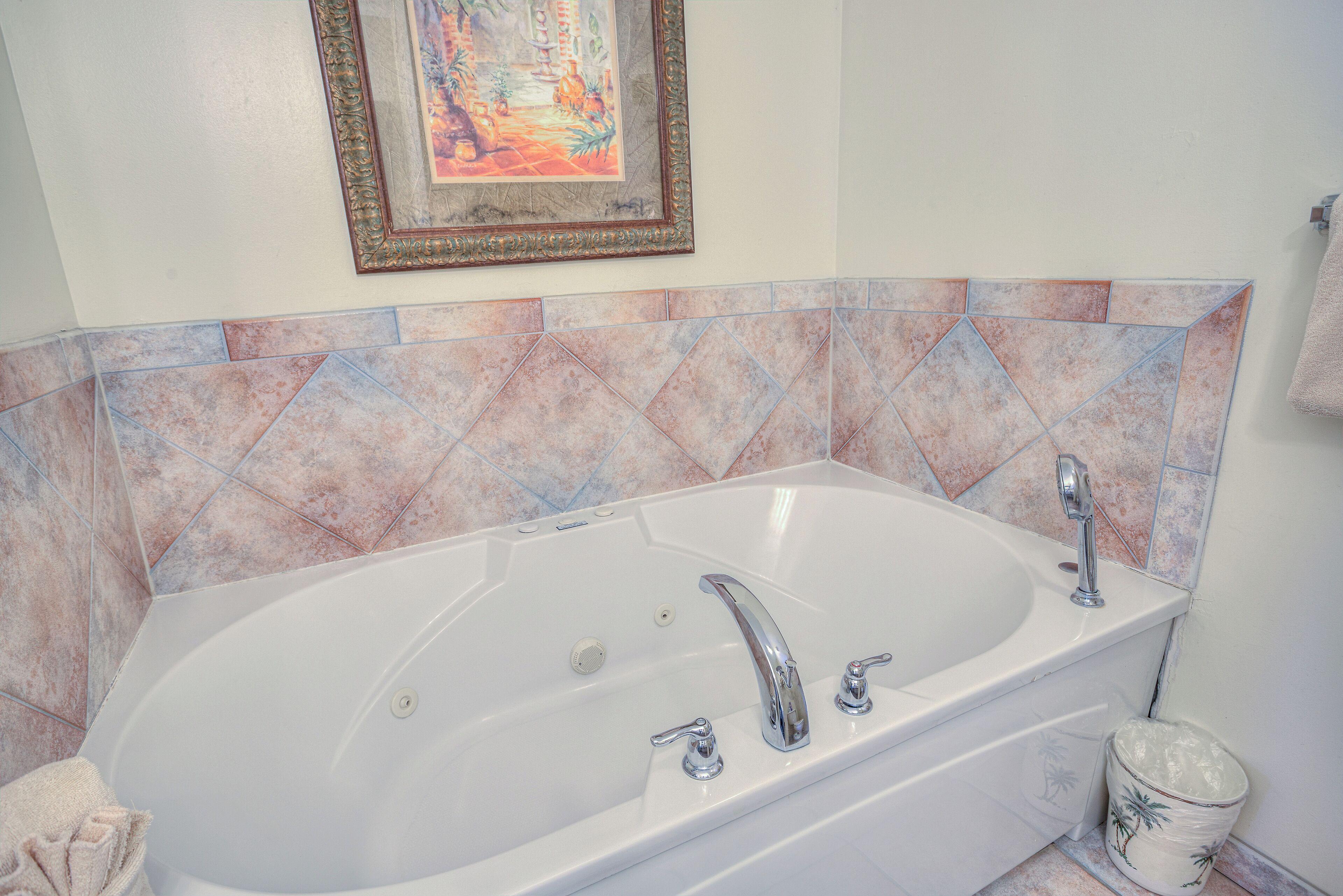 Two Story Townhouse Style King Suite Jacuzzi