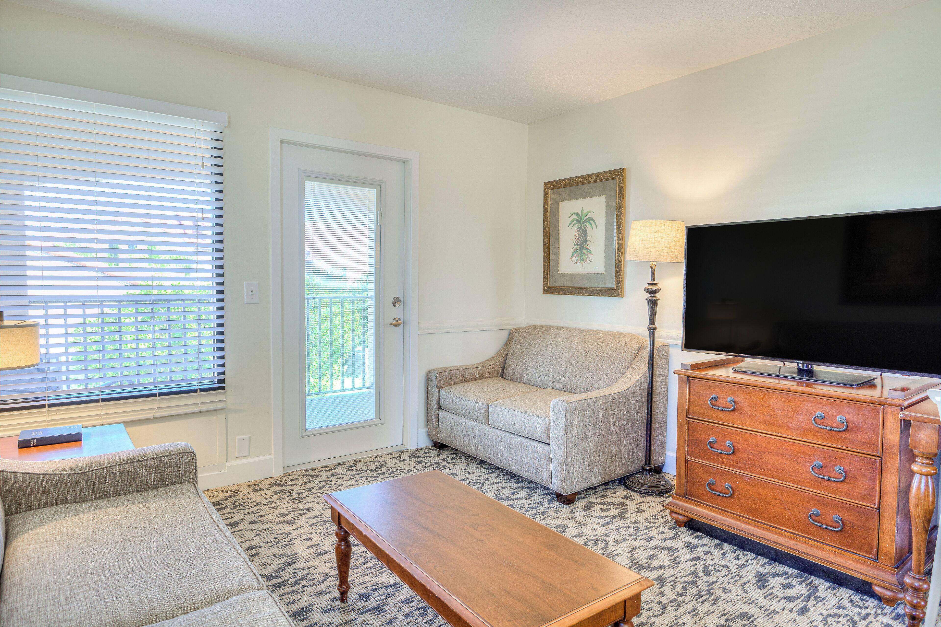 Two Story Townhouse Style King Suite Jacuzzi
