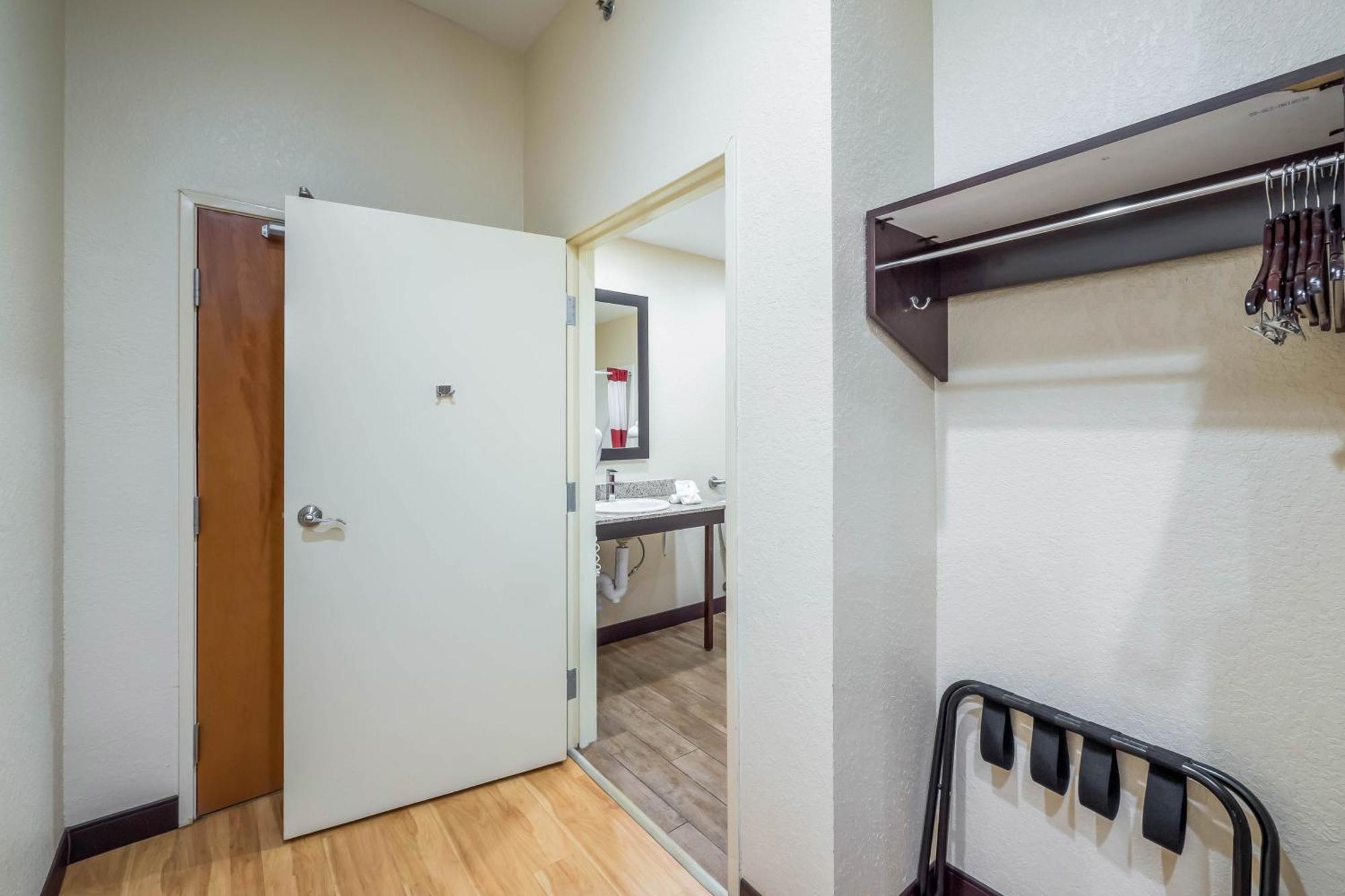 Standard King Room Disability Access Roll Shower Smoke